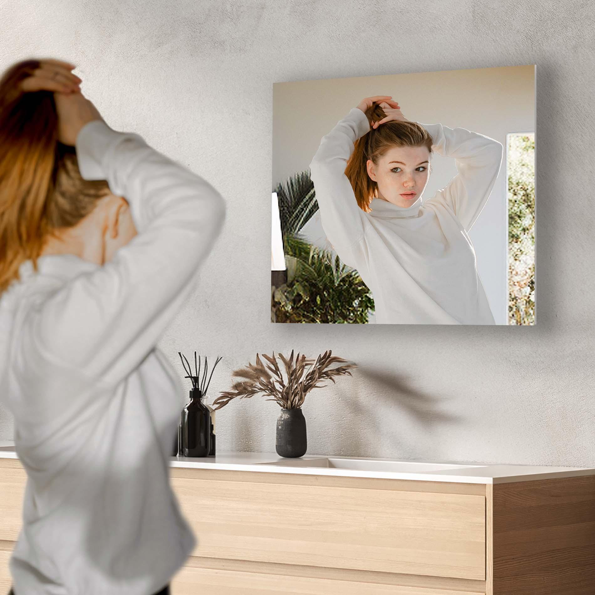 Quadratischer Spiegel mockup 5