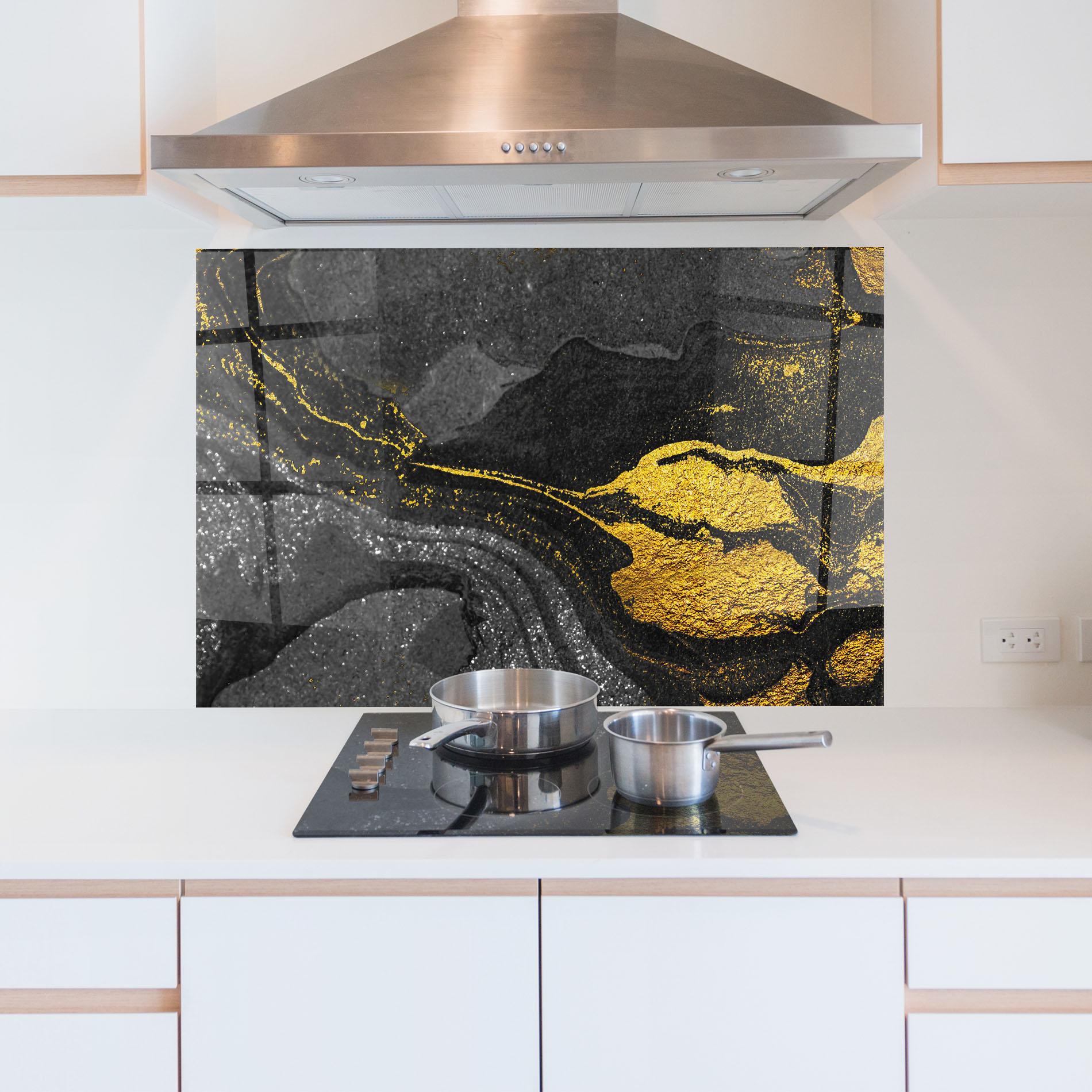 Küchenrückwand Glas Black And Gold Texture mockup 5