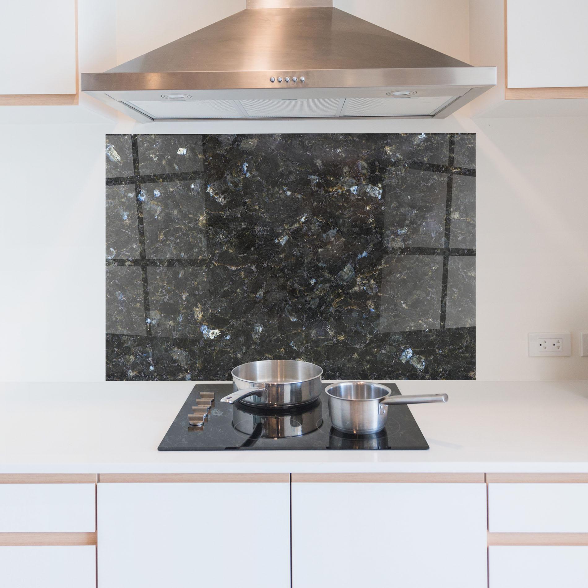Küchenrückwand Glas Dark Grey Marble mockup 5