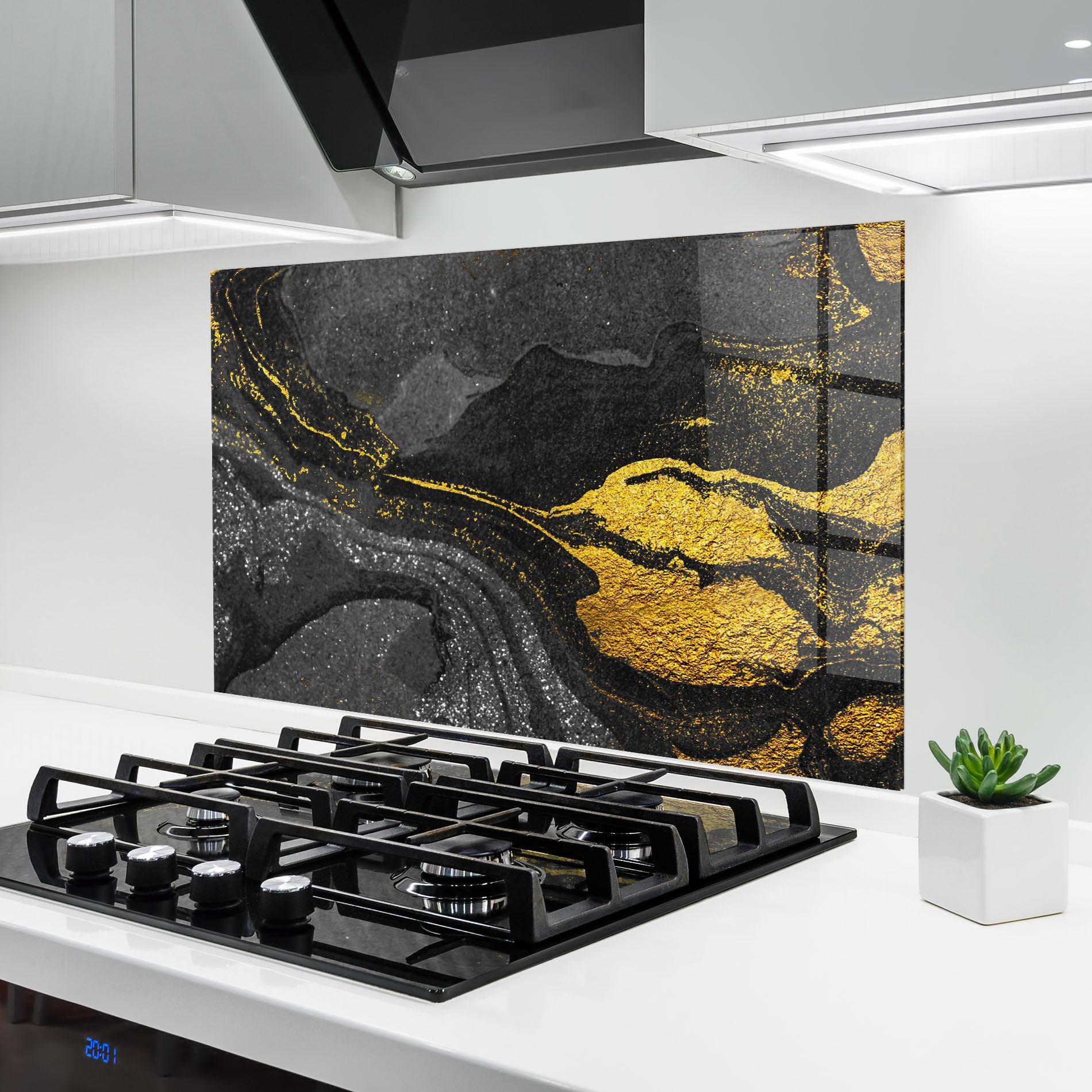 Küchenrückwand Glas Black And Gold Texture mockup 6