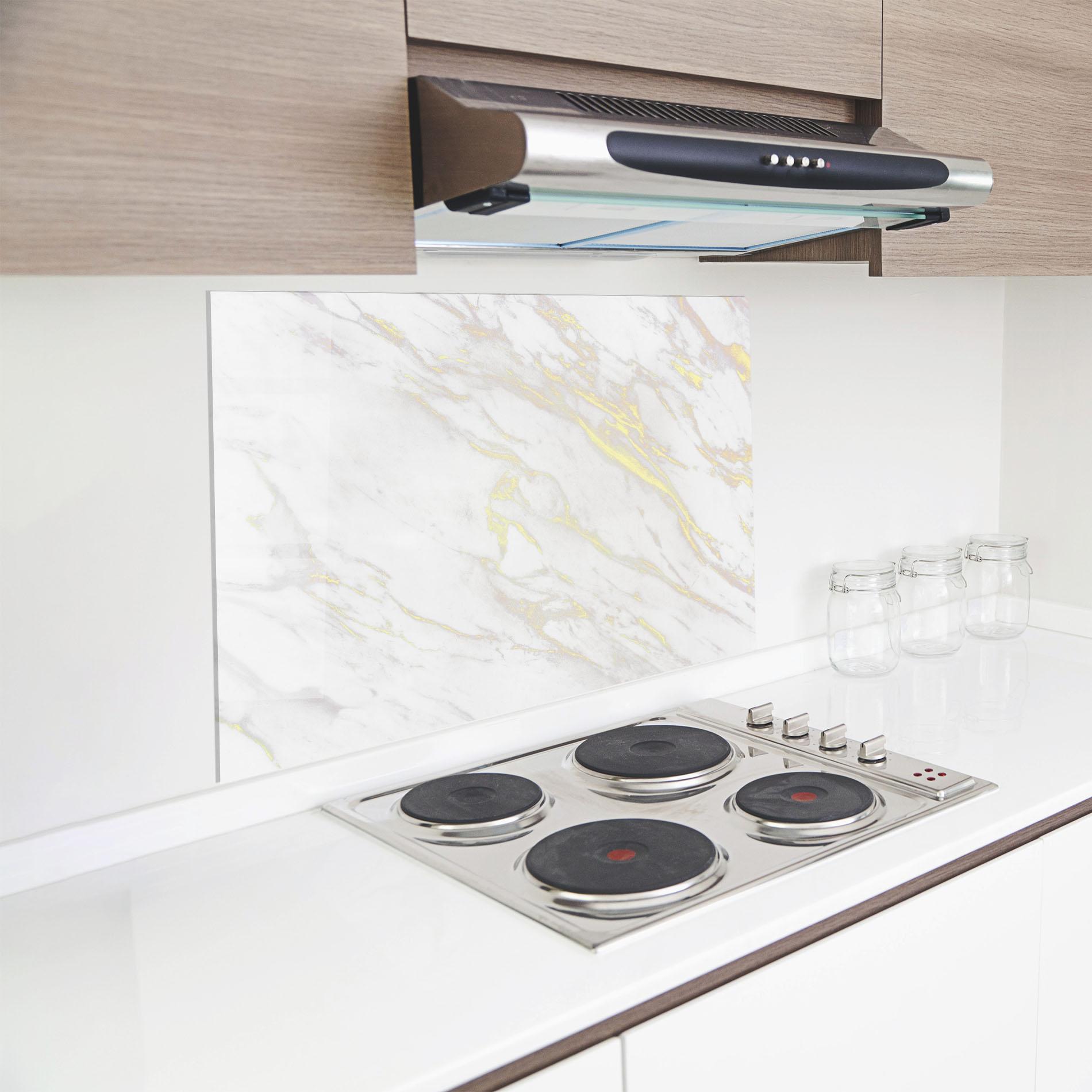 Küchenrückwand Glas White Gold Lines mockup 8