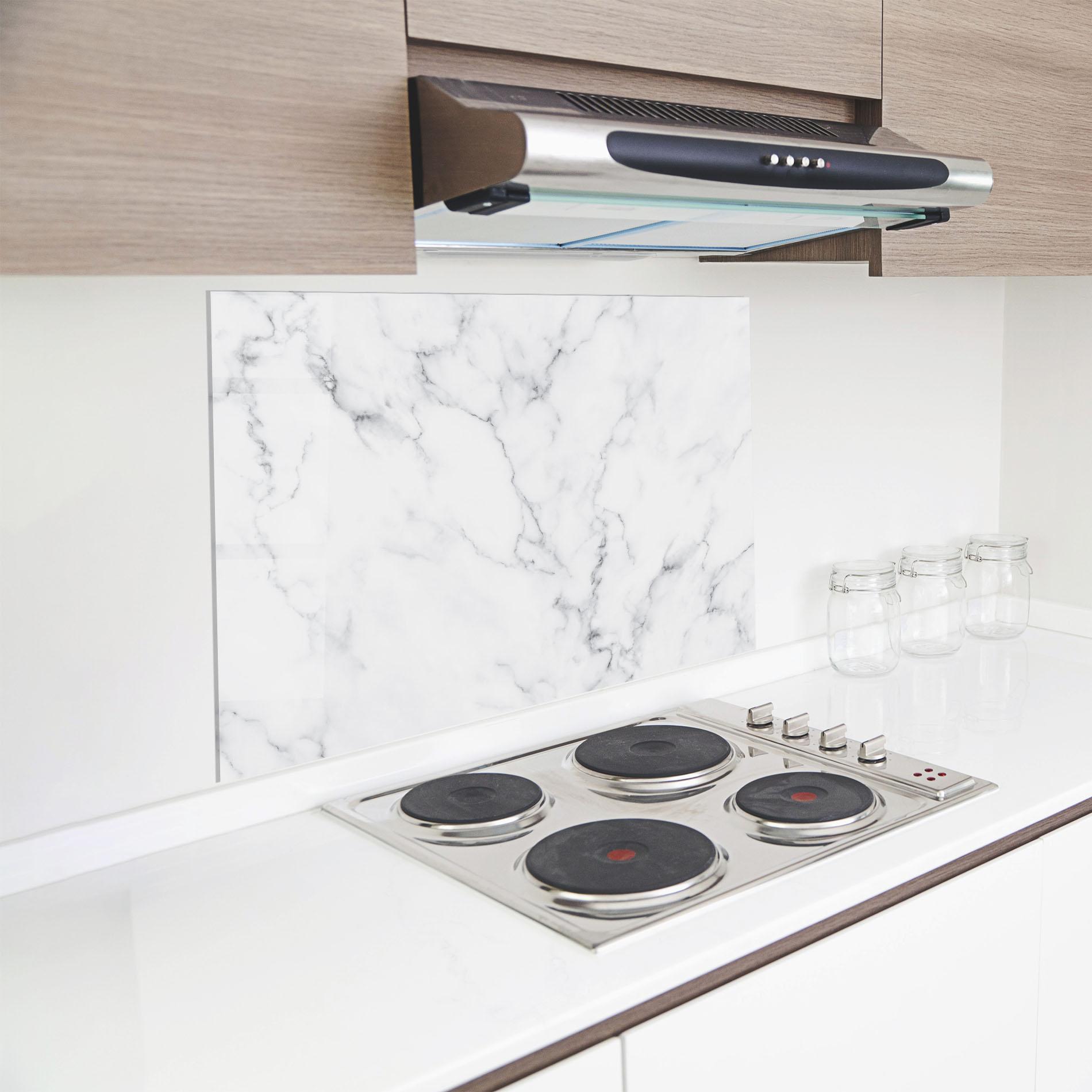 Küchenrückwand Glas White Marble Texture mockup 8