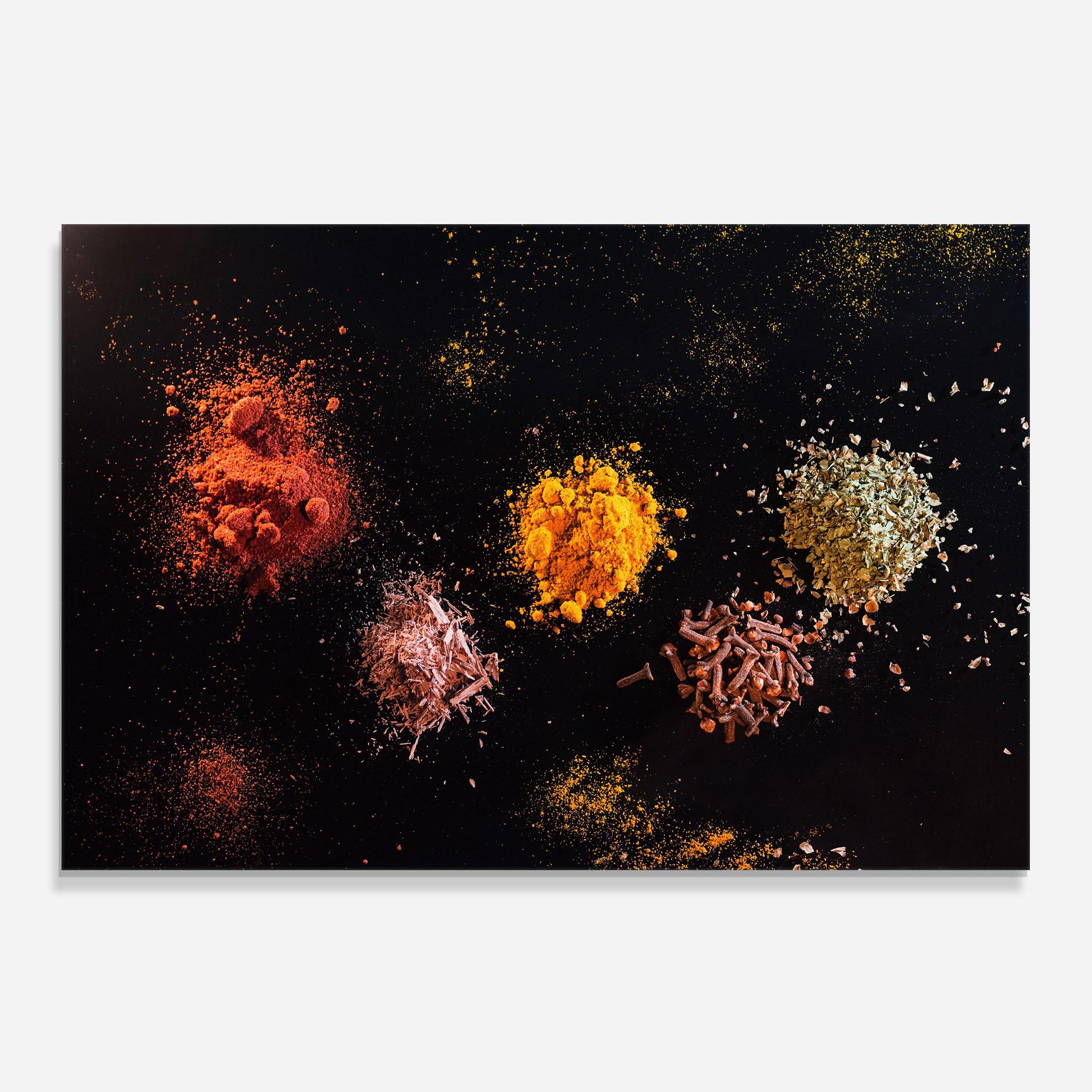 Küchenrückwand Glas Powder On Black mockup 0