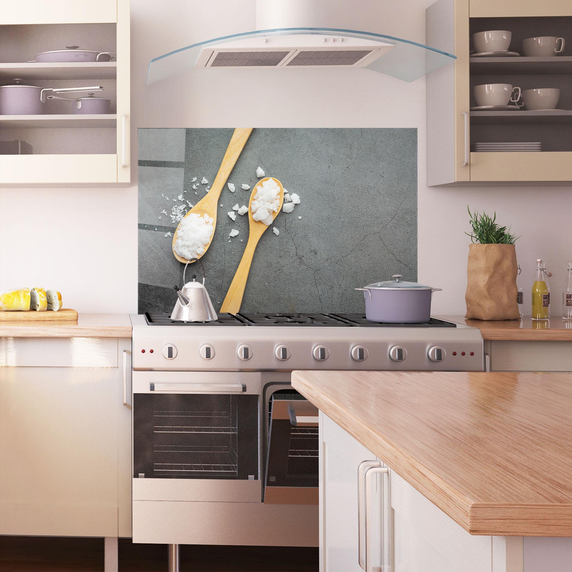 Küchenrückwand Glas Salt Wooden Spoon mockup 1