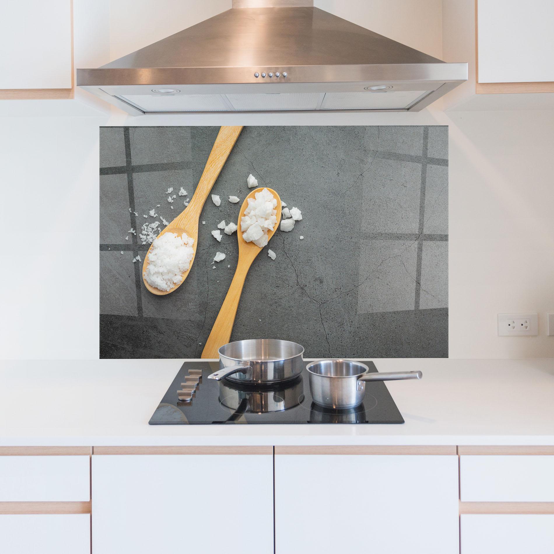 Küchenrückwand Glas Salt Wooden Spoon mockup 5