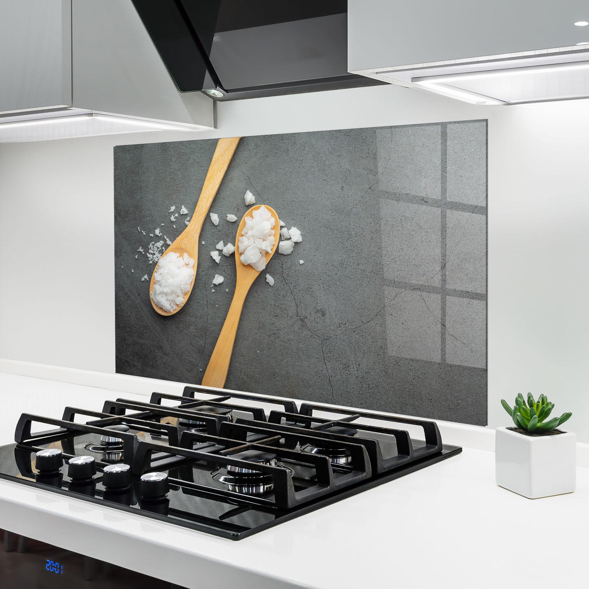 Küchenrückwand Glas Salt Wooden Spoon mockup 6