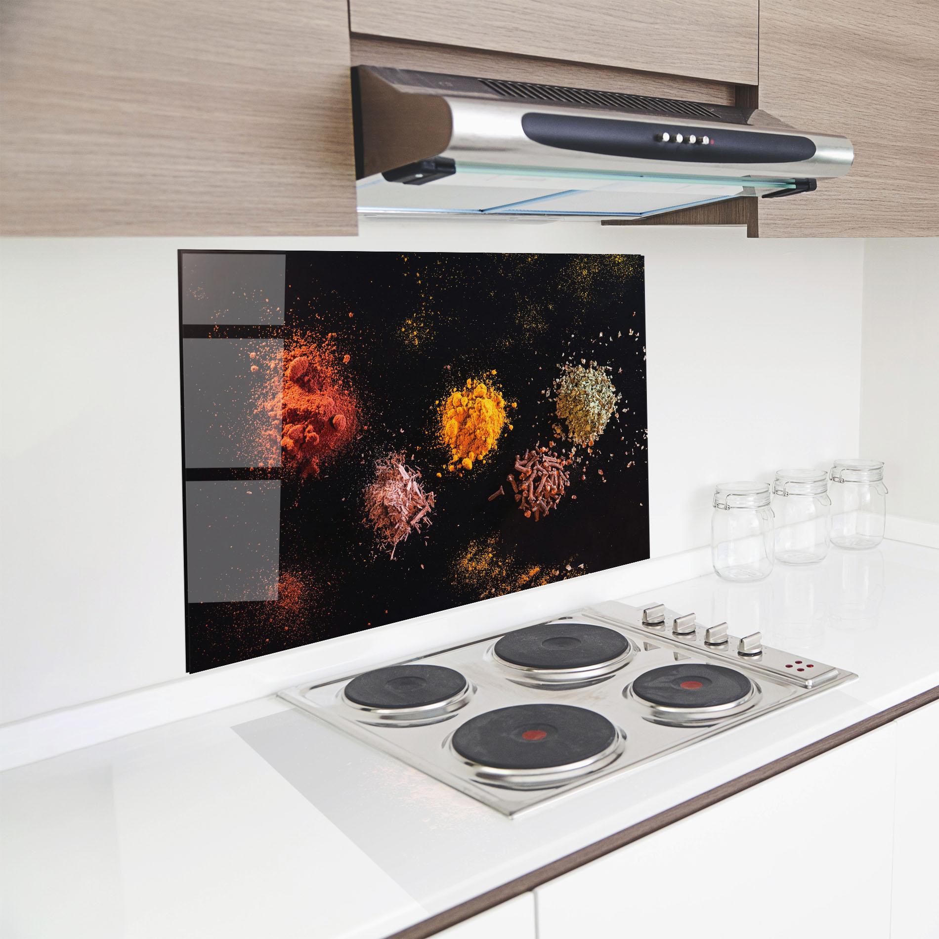 Küchenrückwand Glas Powder On Black mockup 8