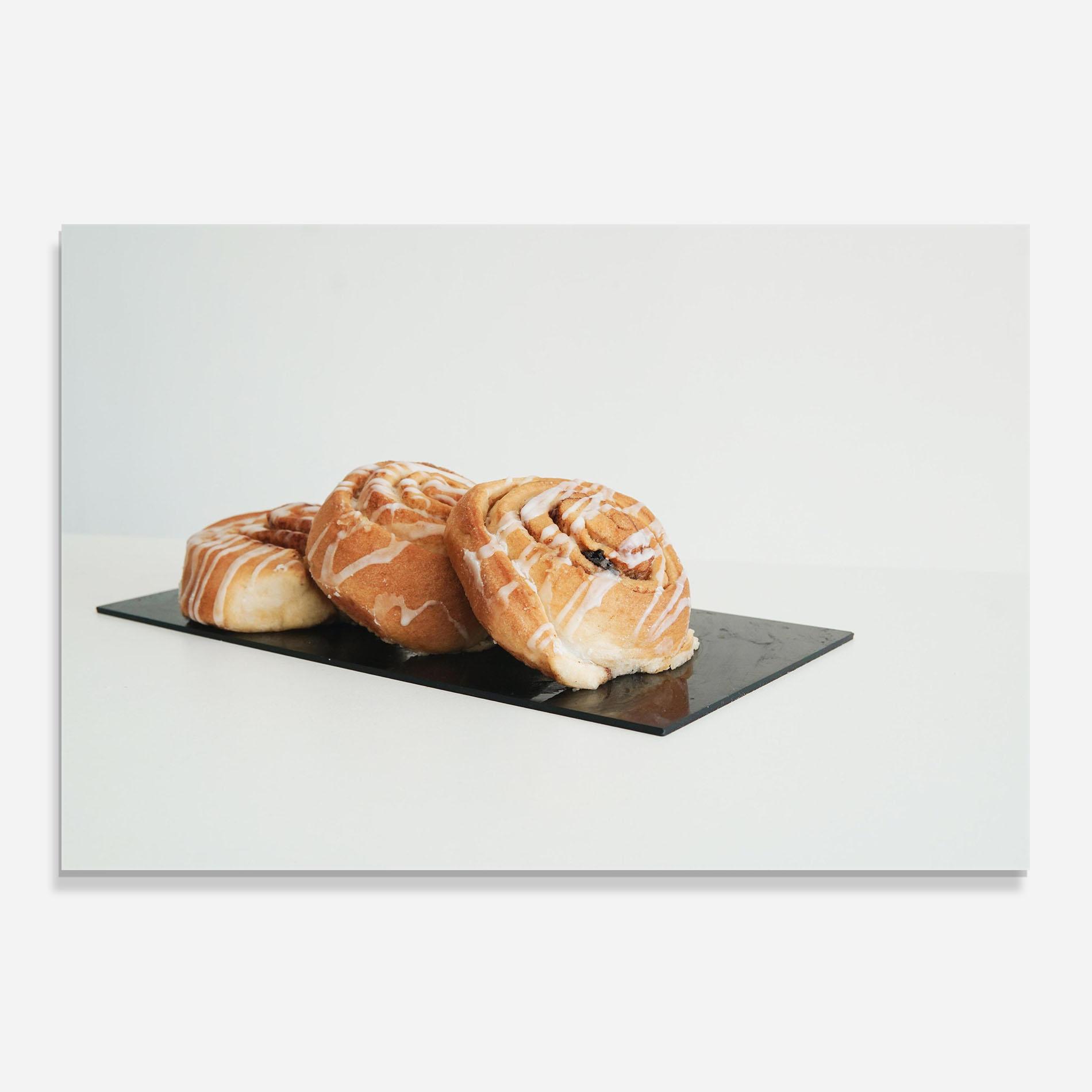 Küchenrückwand Glas Cinnamon Rolls mockup 0