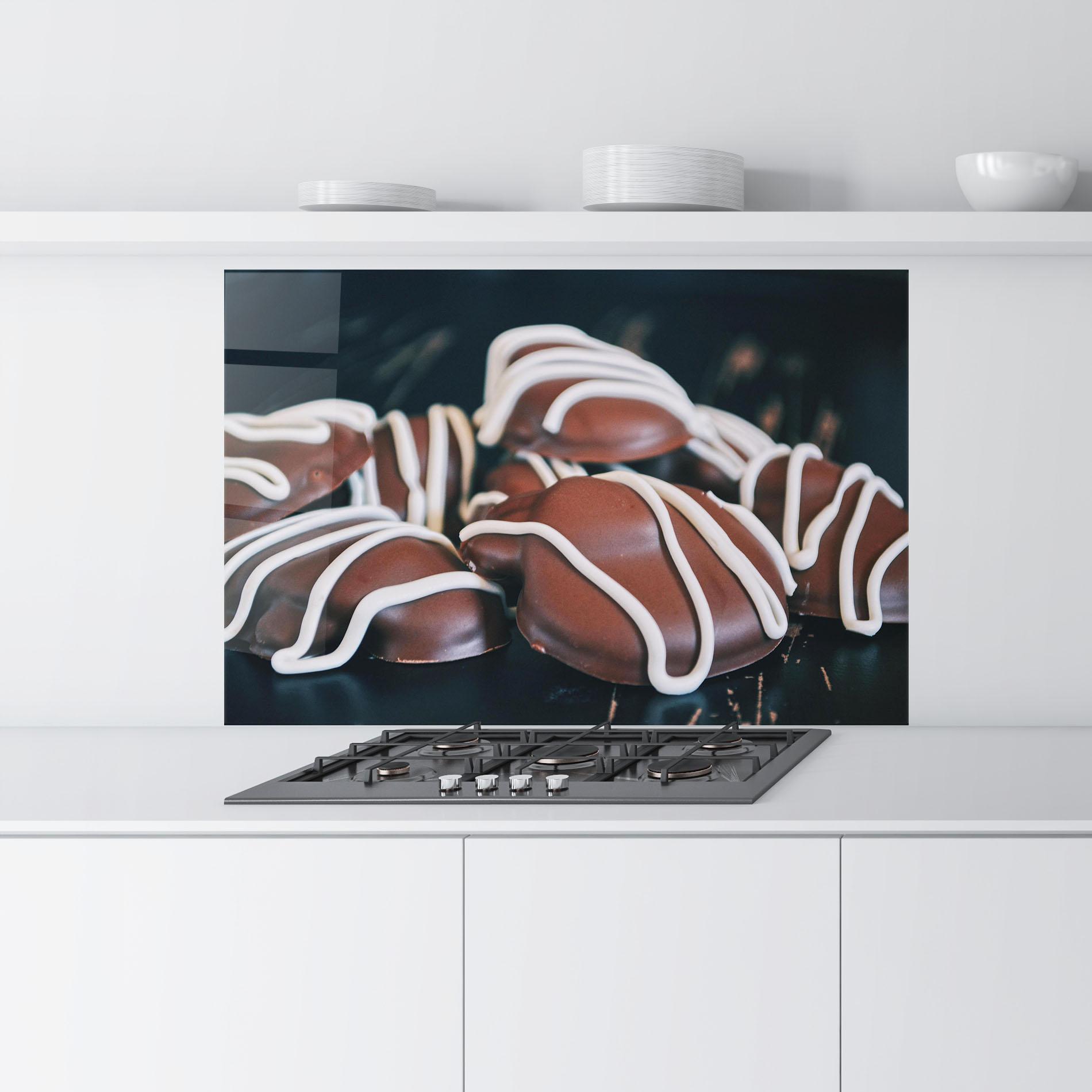 Küchenrückwand Glas Heart Shaped Chocolate mockup 9