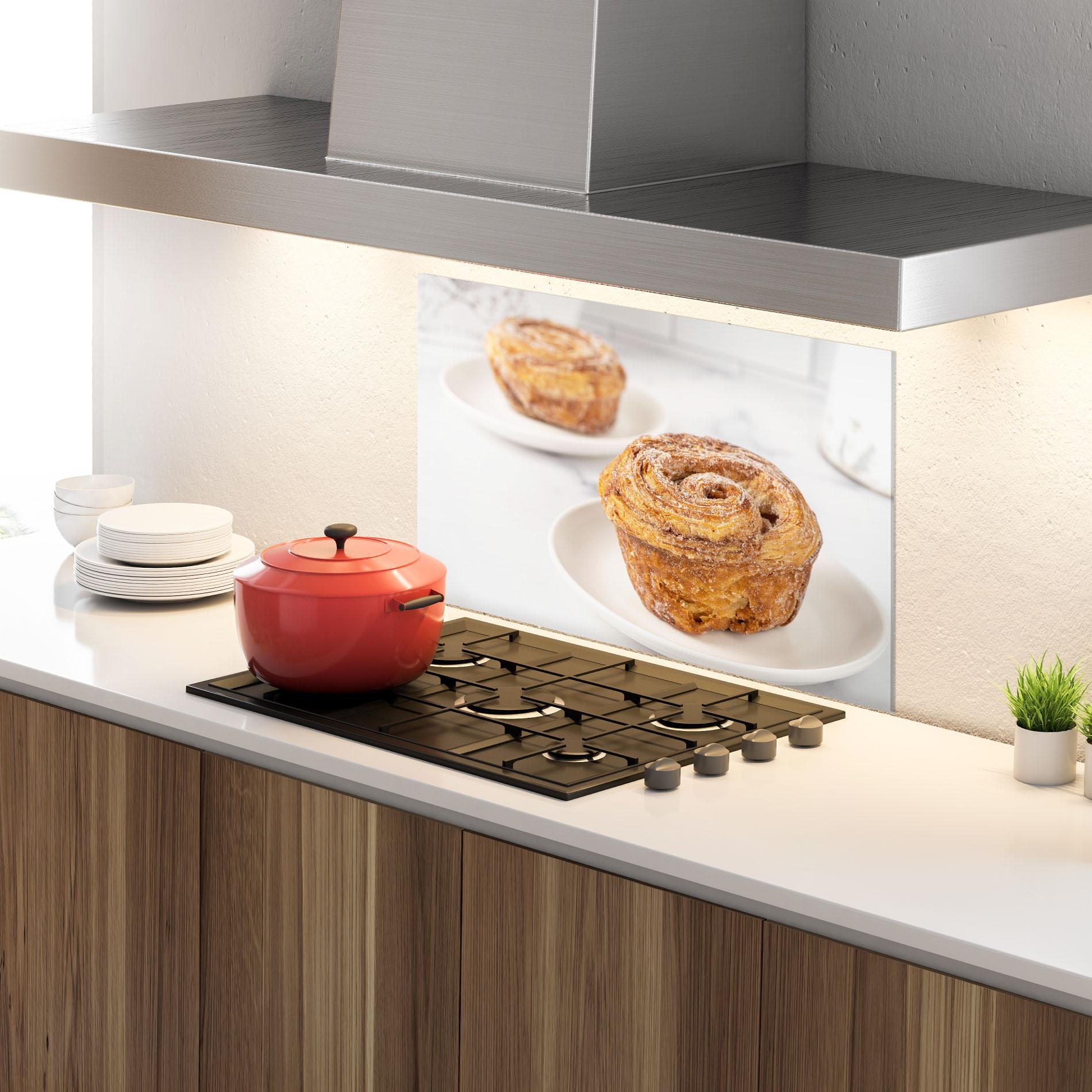 Küchenrückwand Glas Cinnamon Roll mockup 4