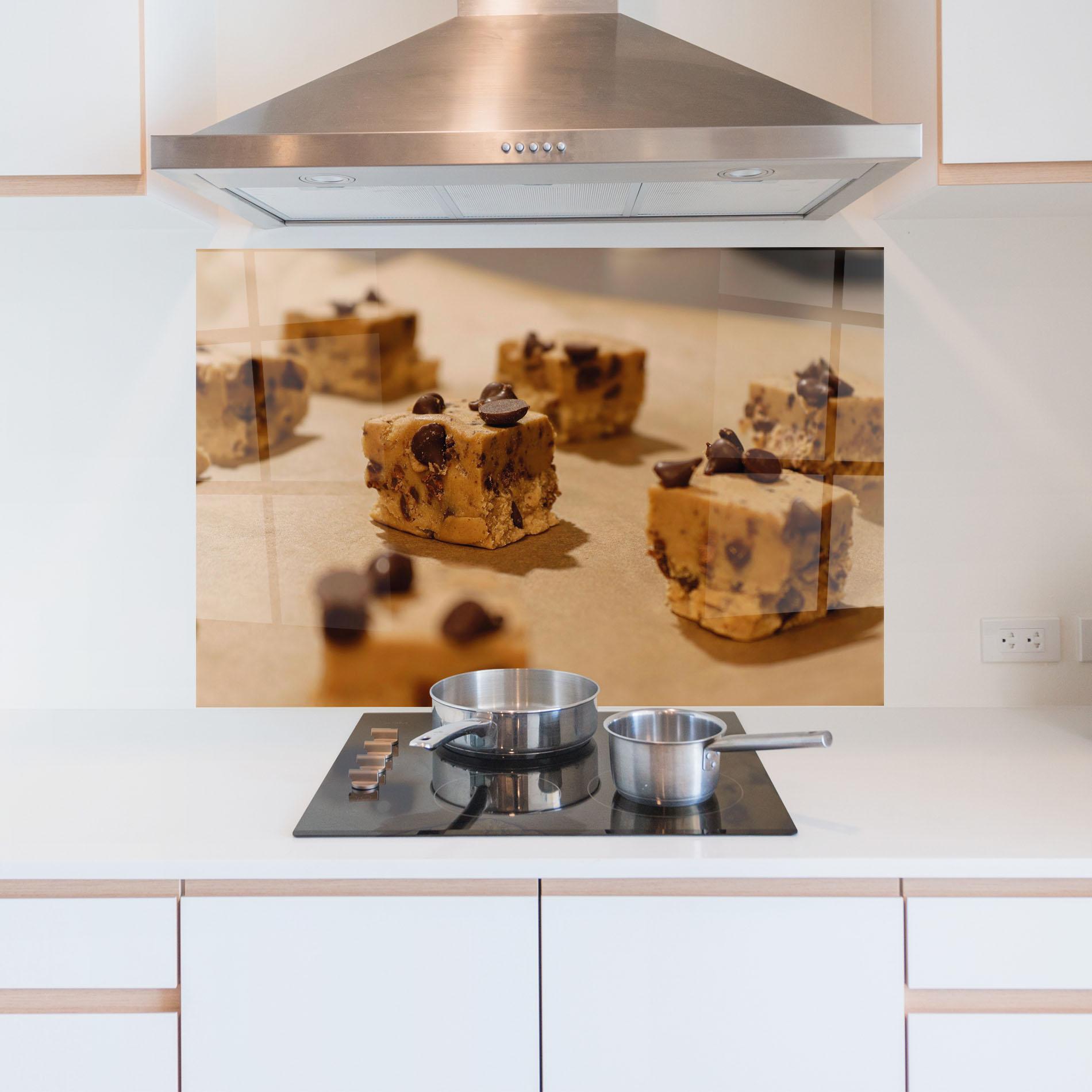 Küchenrückwand Glas Caramel Cake mockup 5