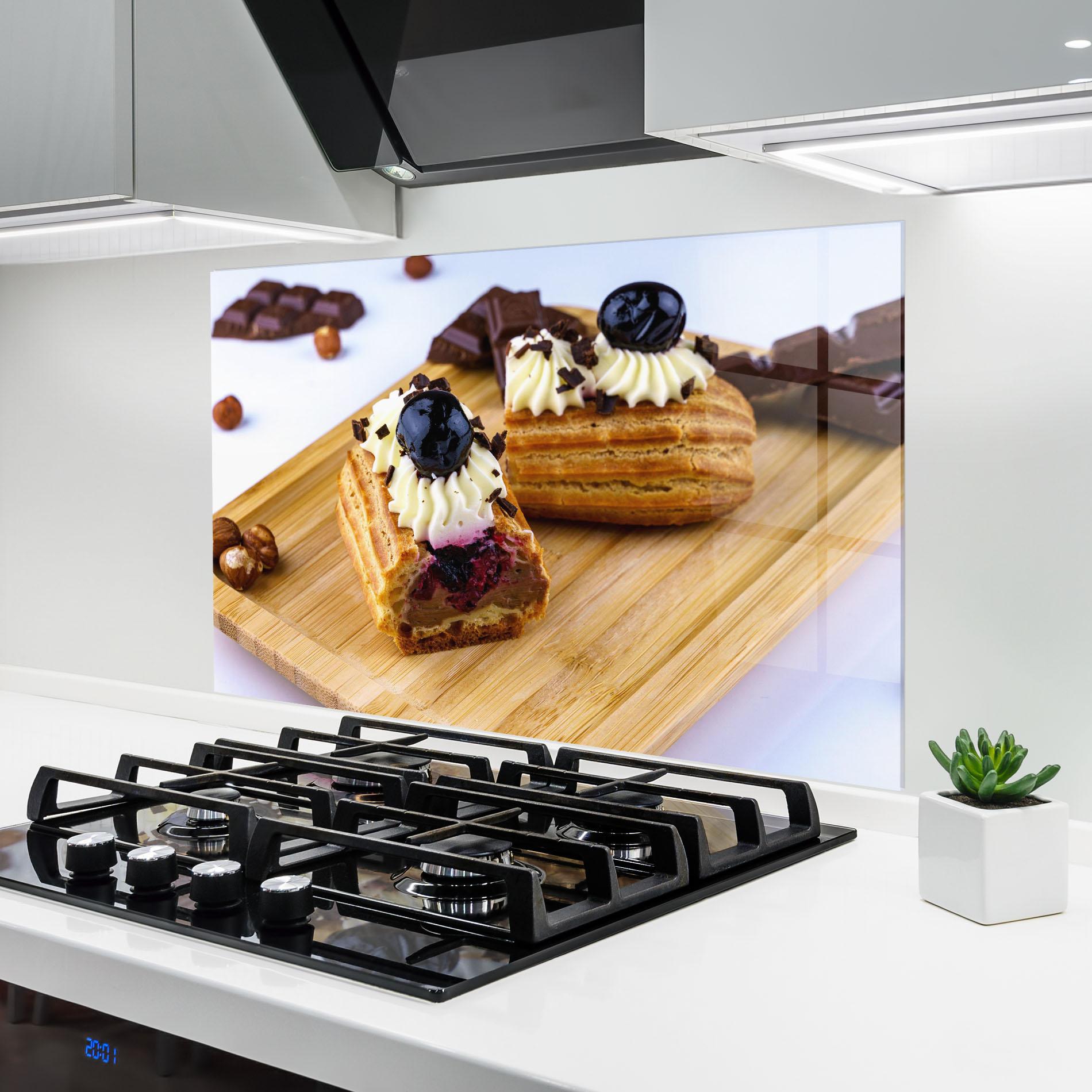 Küchenrückwand Glas Blueberry Eclair mockup 6
