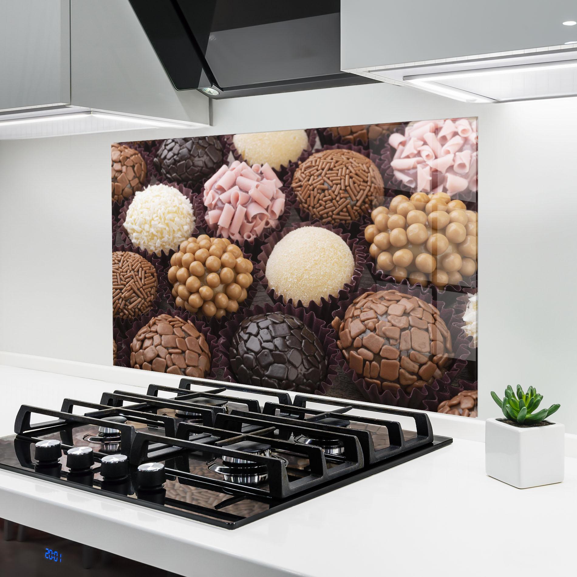 Küchenrückwand Glas Brazilian Brigadeiros mockup 6