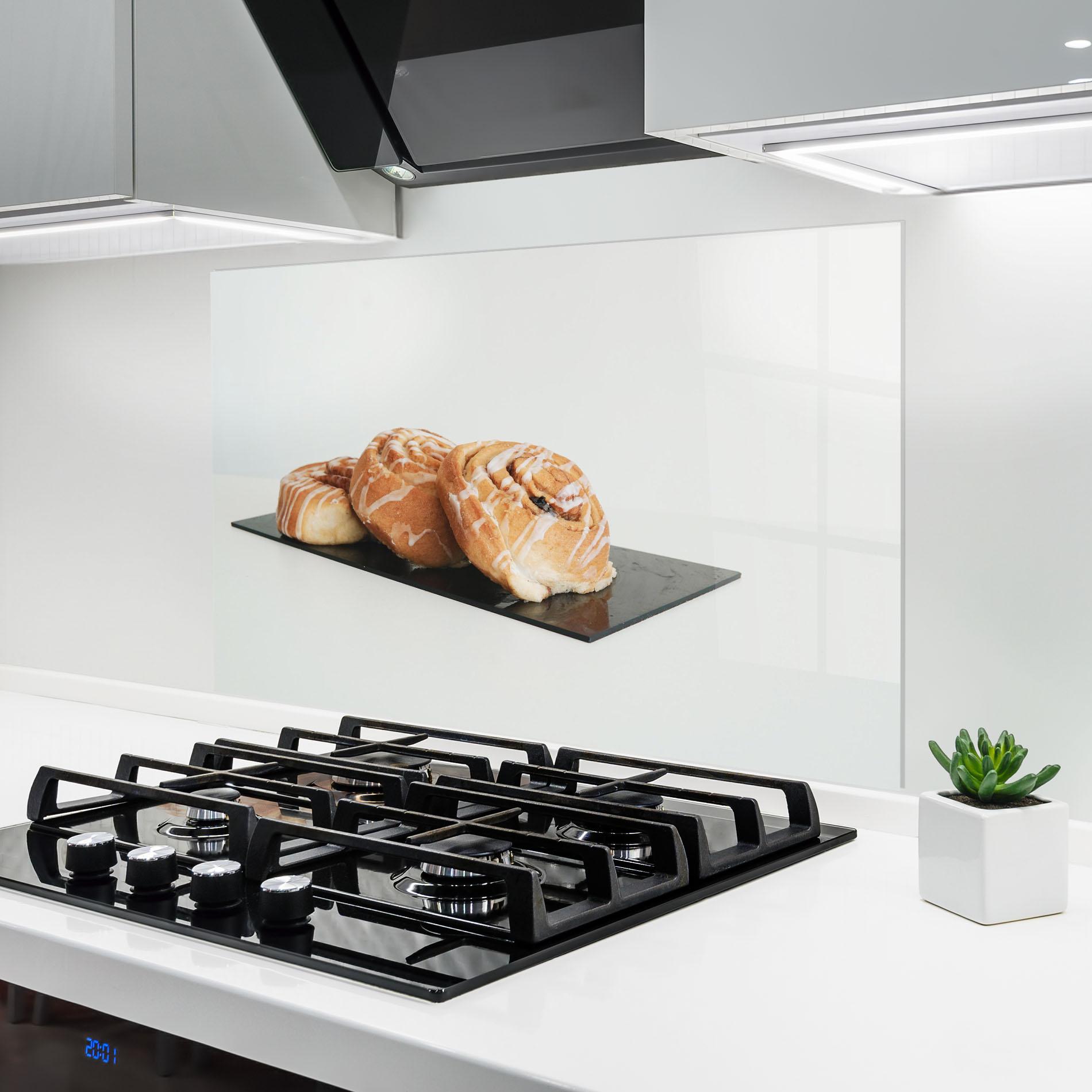 Küchenrückwand Glas Cinnamon Rolls mockup 6