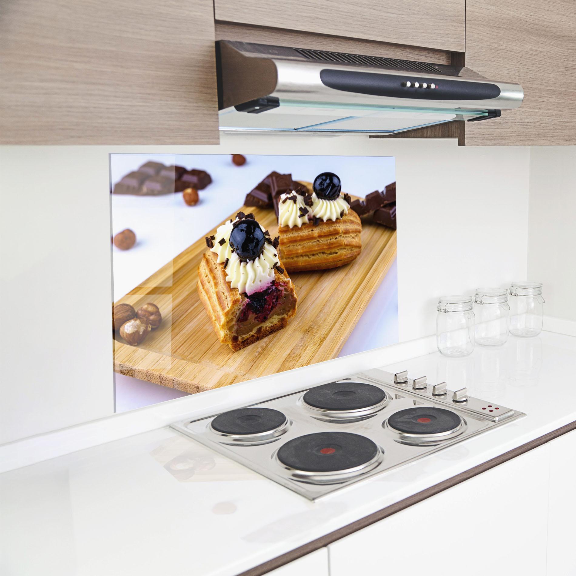 Küchenrückwand Glas Blueberry Eclair mockup 8