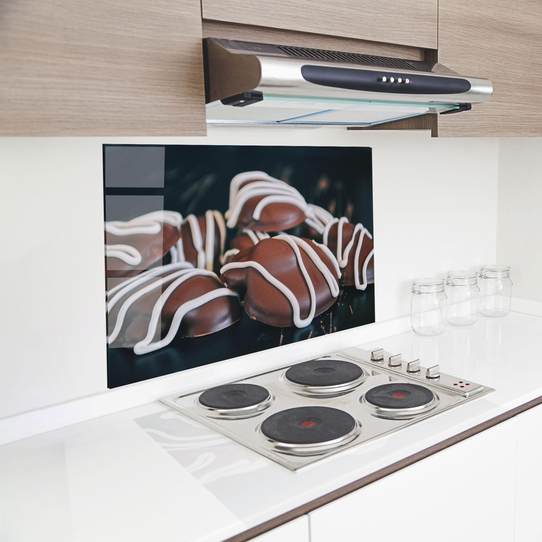 Küchenrückwand Glas Heart Shaped Chocolate mockup 8