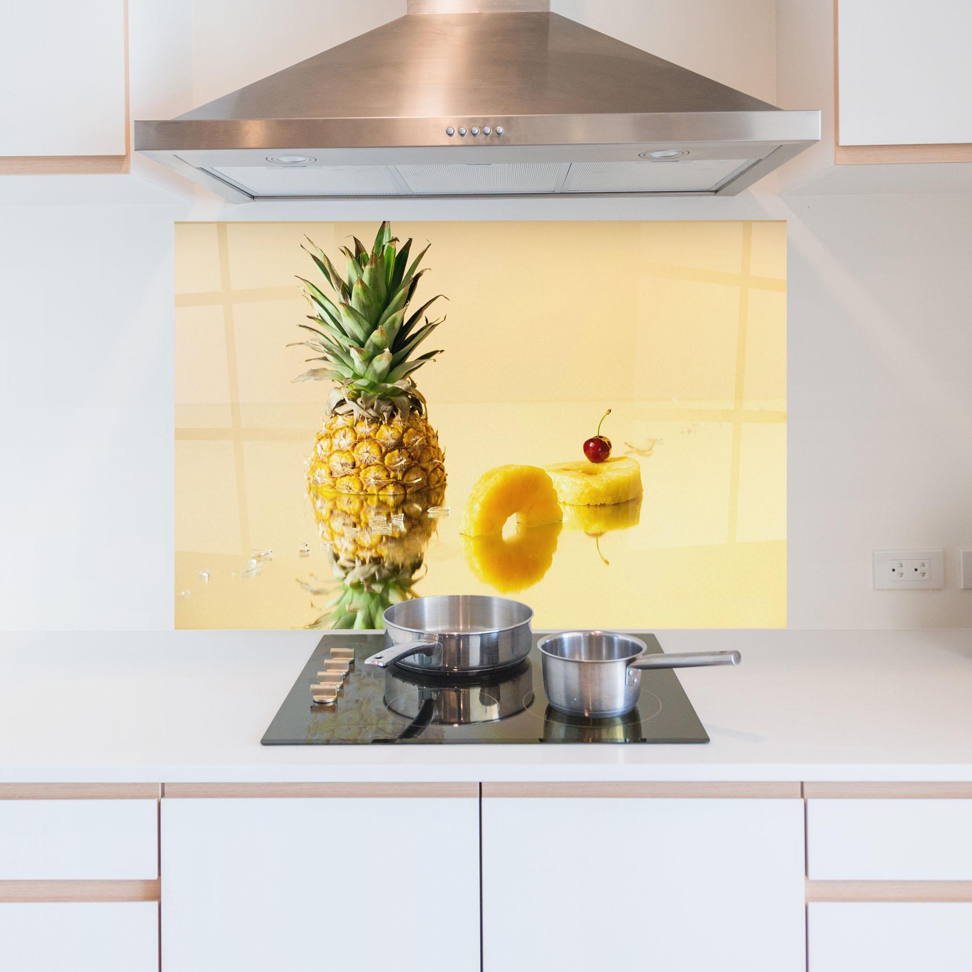 Küchenrückwand Glas Cut Pineapple mockup 5