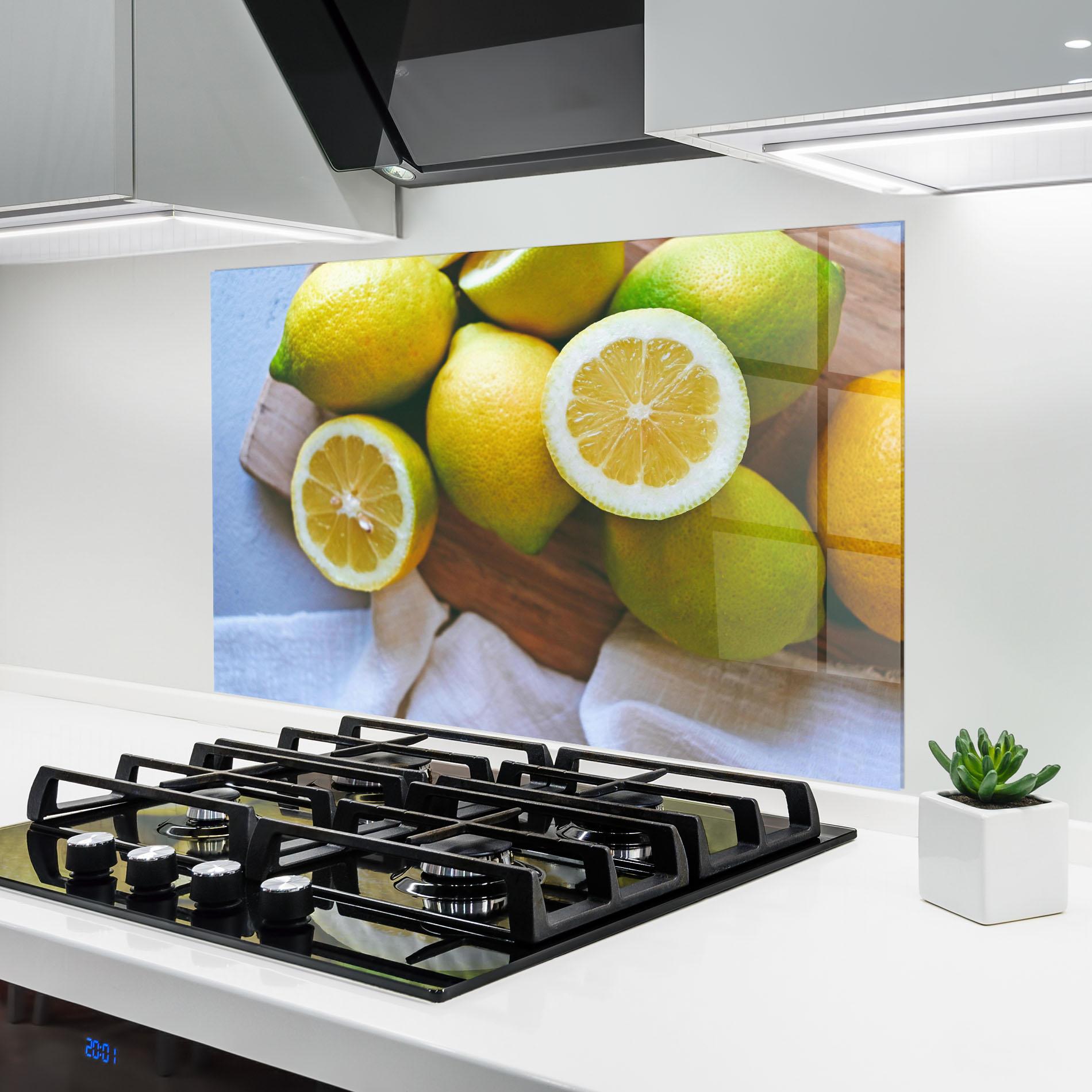 Küchenrückwand Glas Lemons On Table mockup 6
