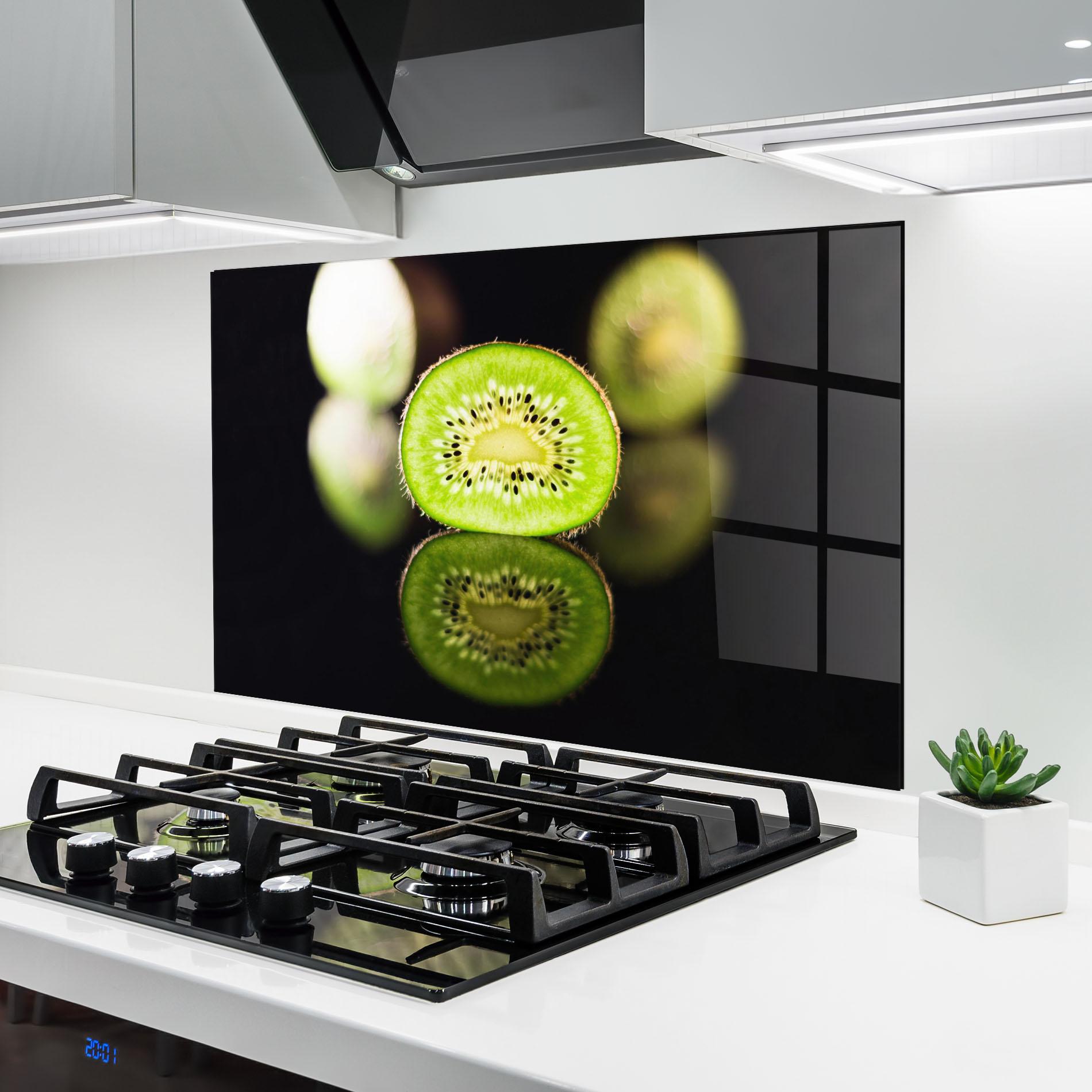 Küchenrückwand Glas Light On Kiwi Slice mockup 6