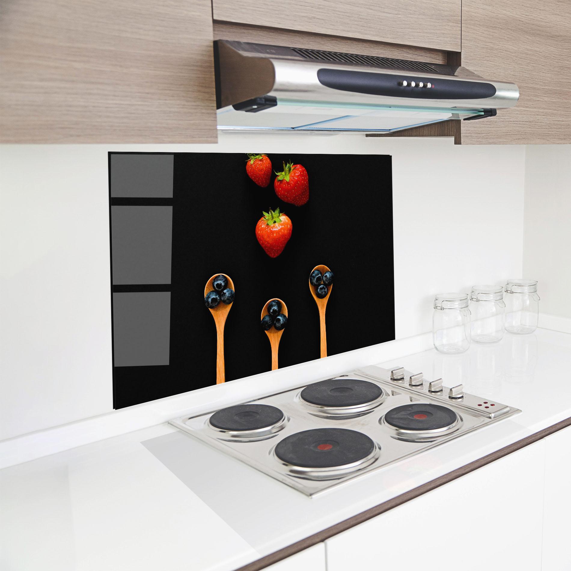 Küchenrückwand Glas Strawberries And Blueberries mockup 8
