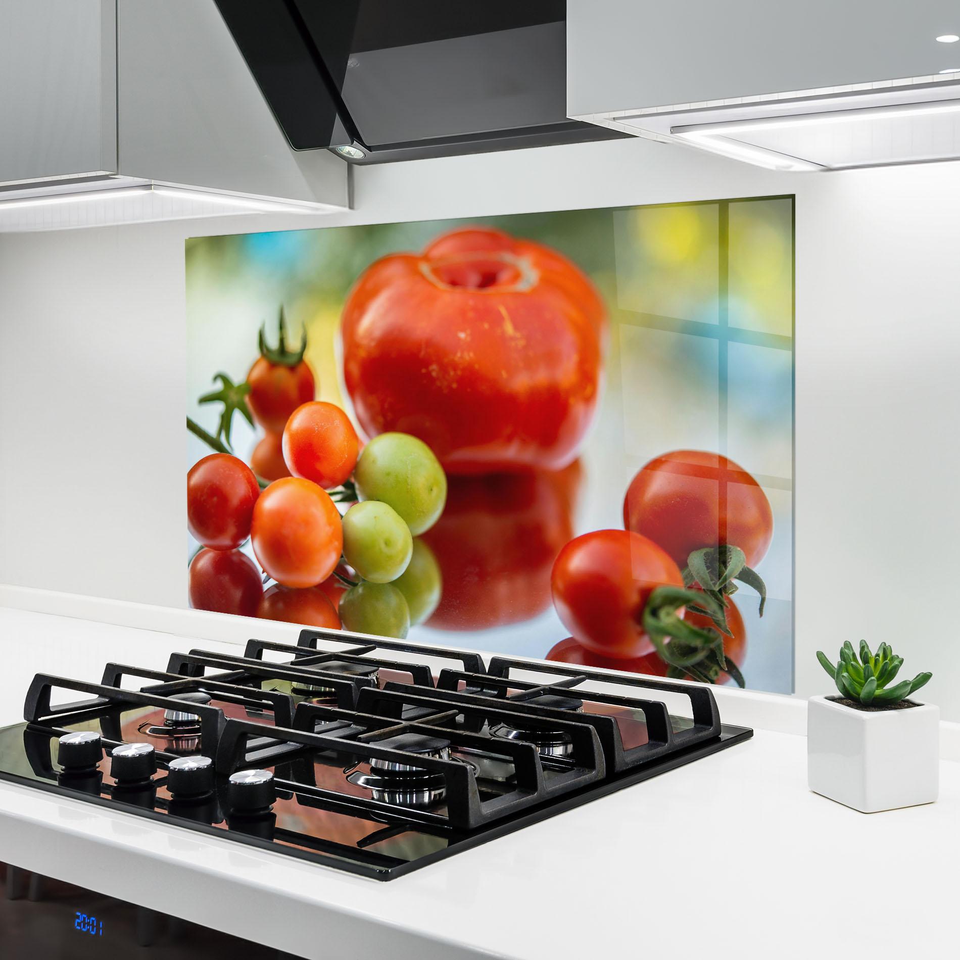 Küchenrückwand Glas Small Tomatoes mockup 6