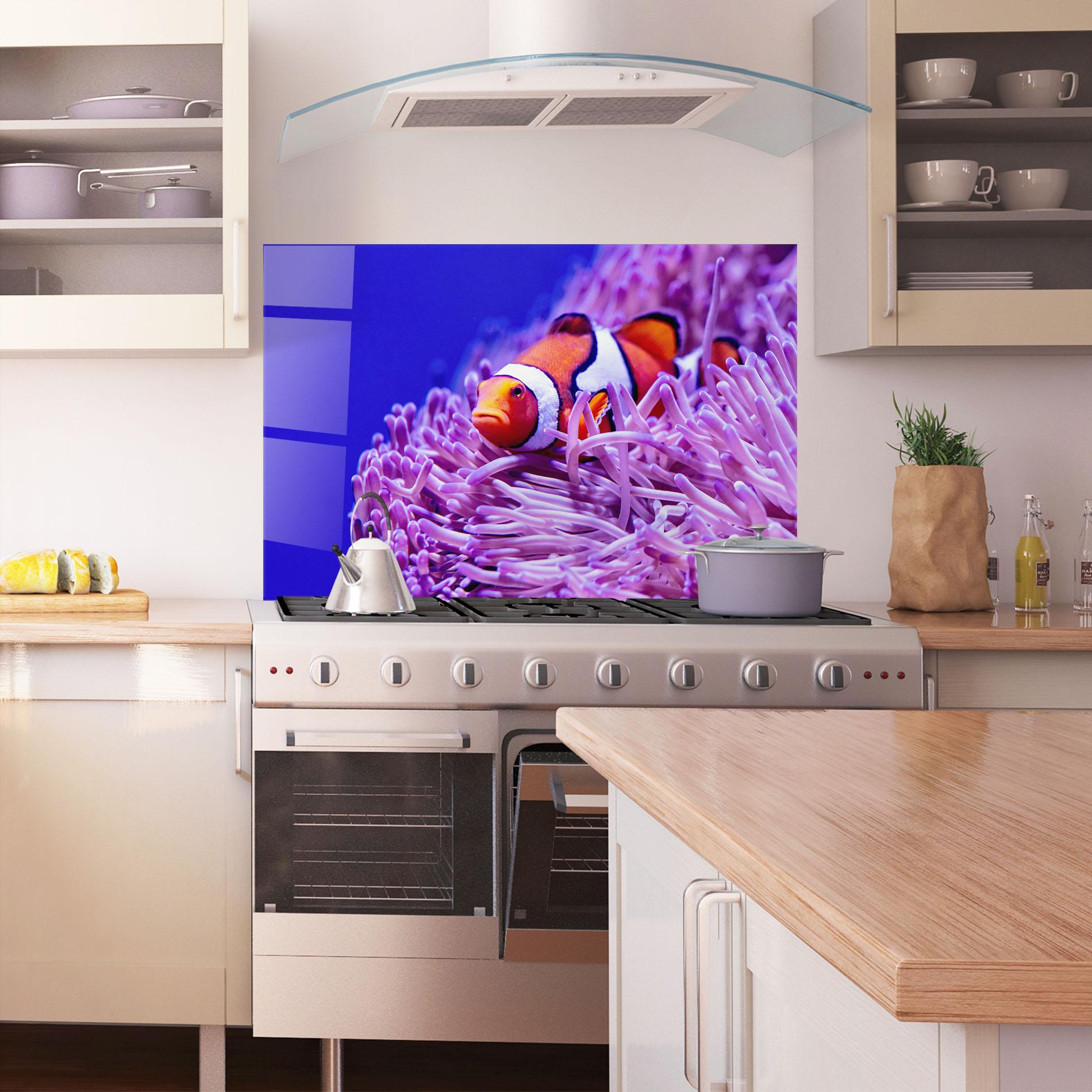 Küchenrückwand Glas Angry Nemo mockup 1