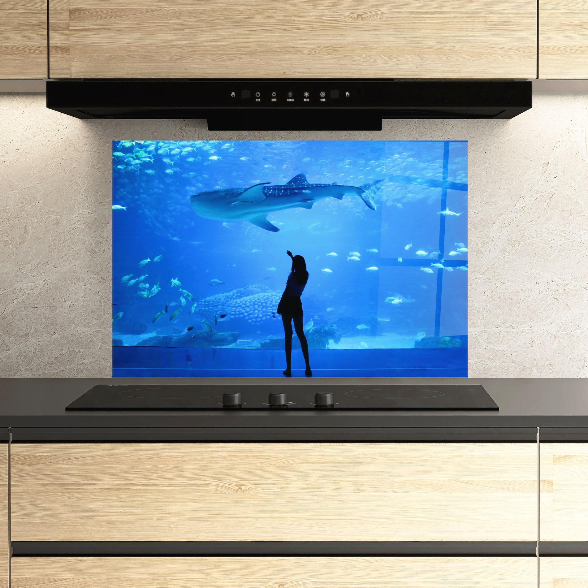Küchenrückwand Glas Aquarium Girl mockup 3