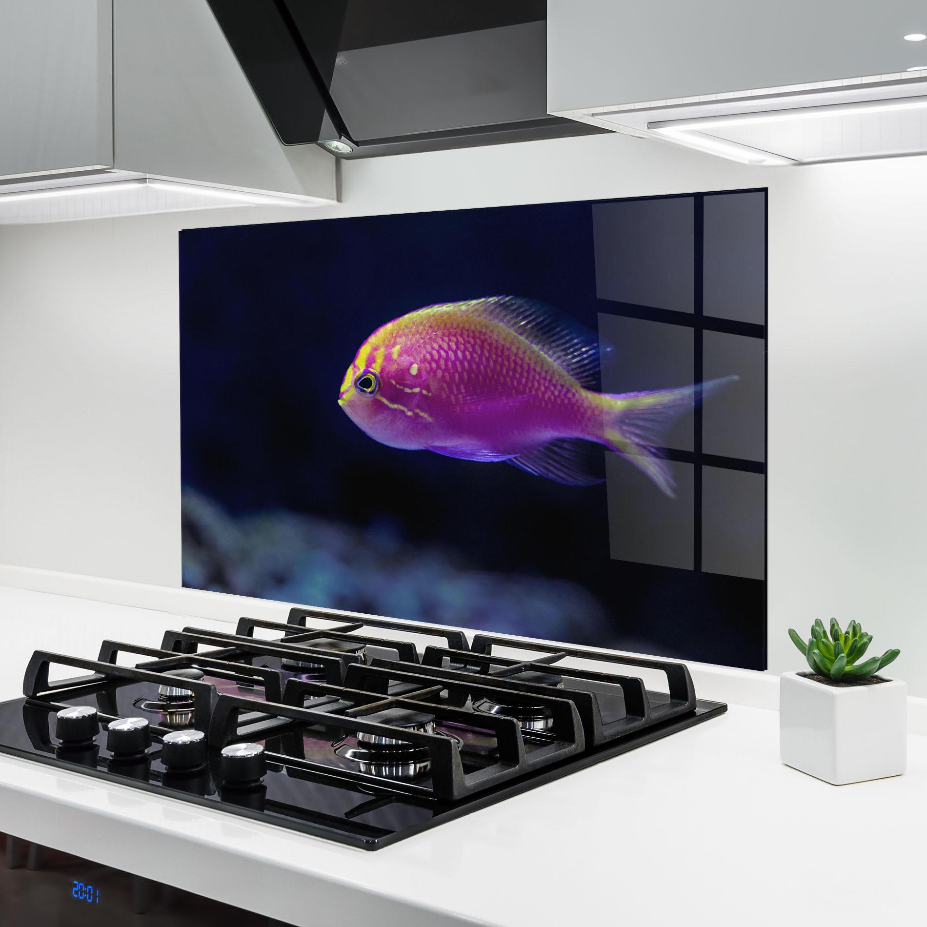 Küchenrückwand Glas Angry Pink Fish mockup 6