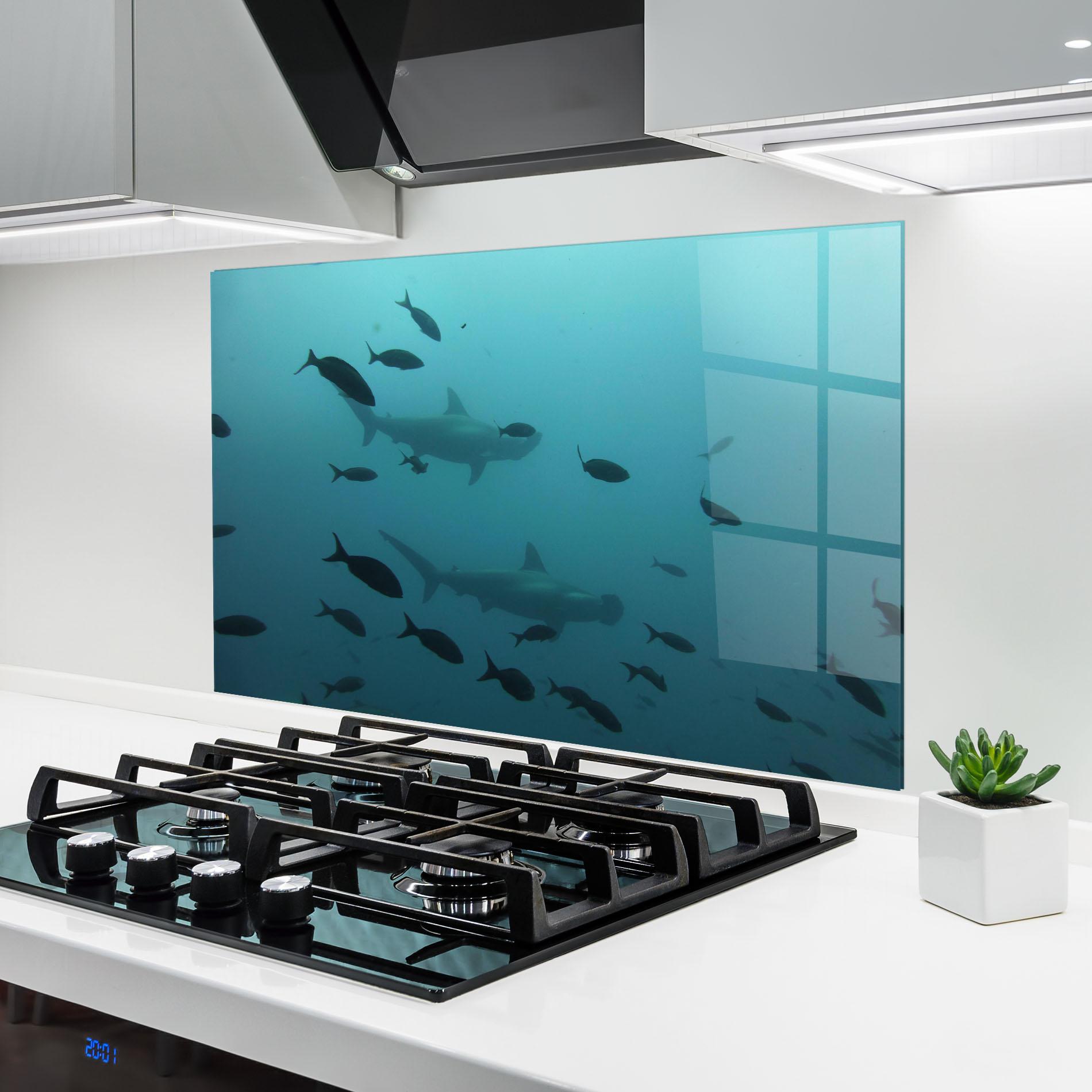 Küchenrückwand Glas Fish Shilouette mockup 6