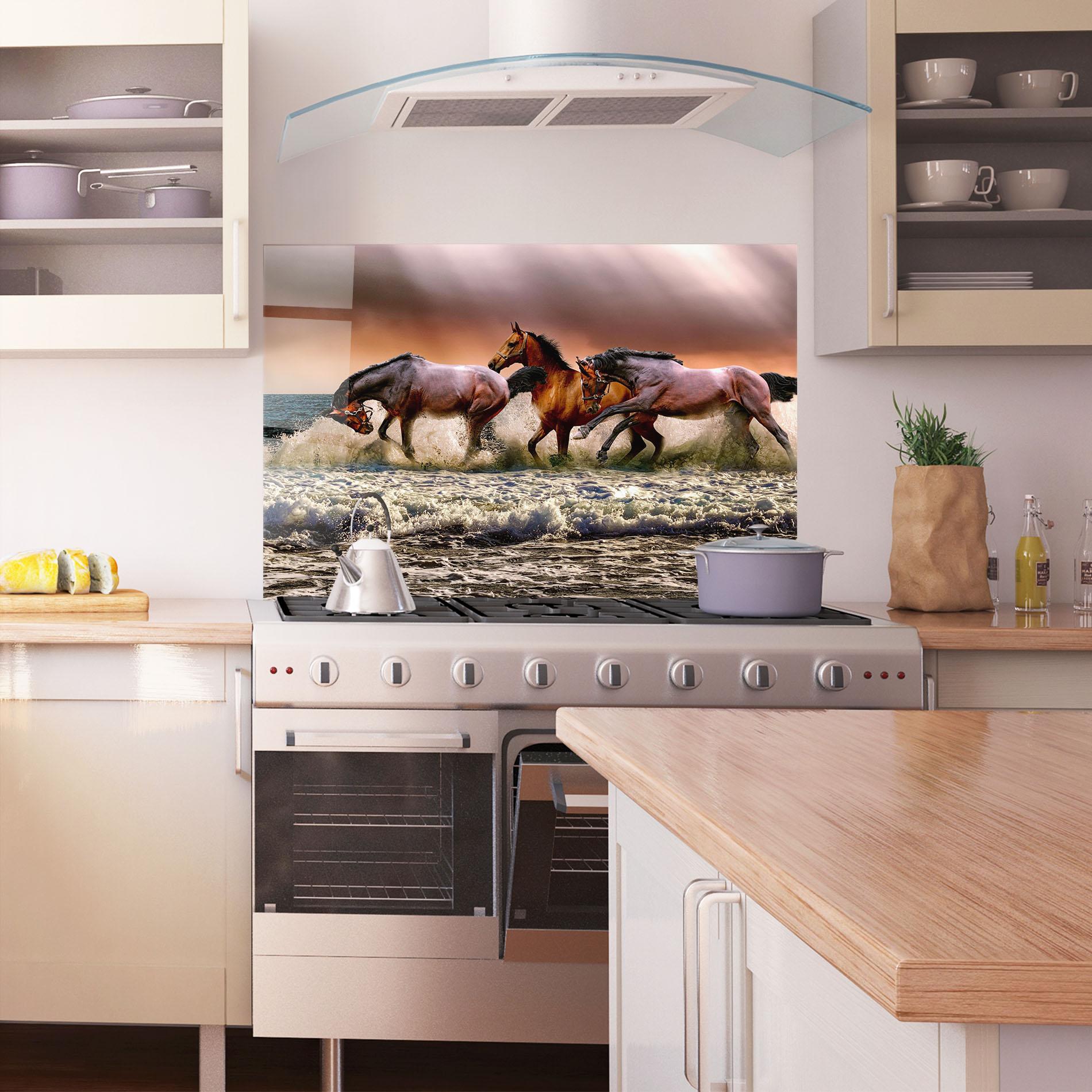 Küchenrückwand Glas Horse In Sea mockup 1