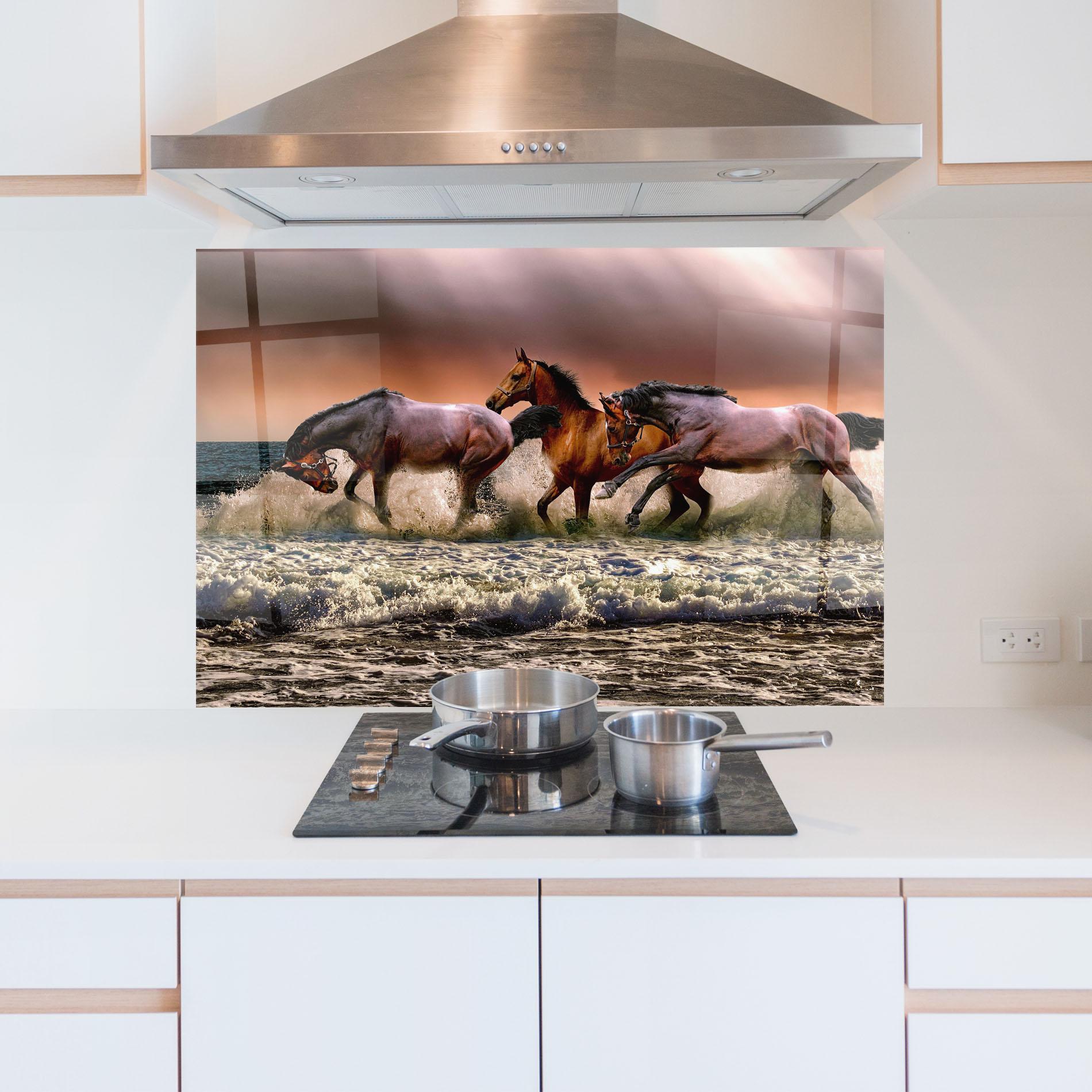 Küchenrückwand Glas Horse In Sea mockup 5