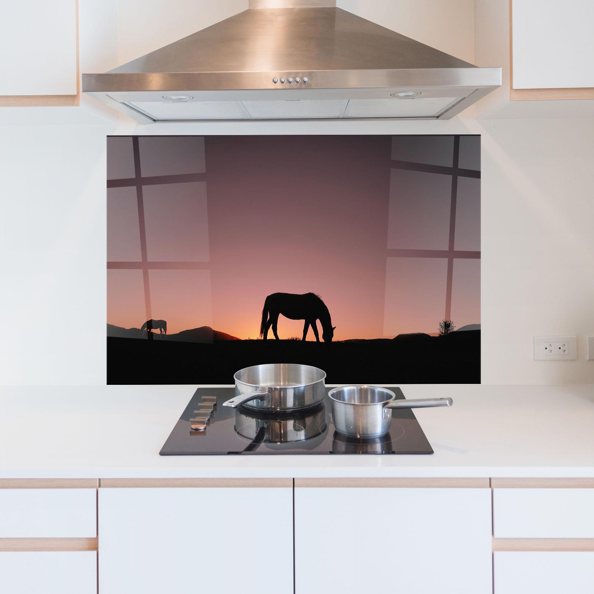 Küchenrückwand Glas Horse Silhouette mockup 5