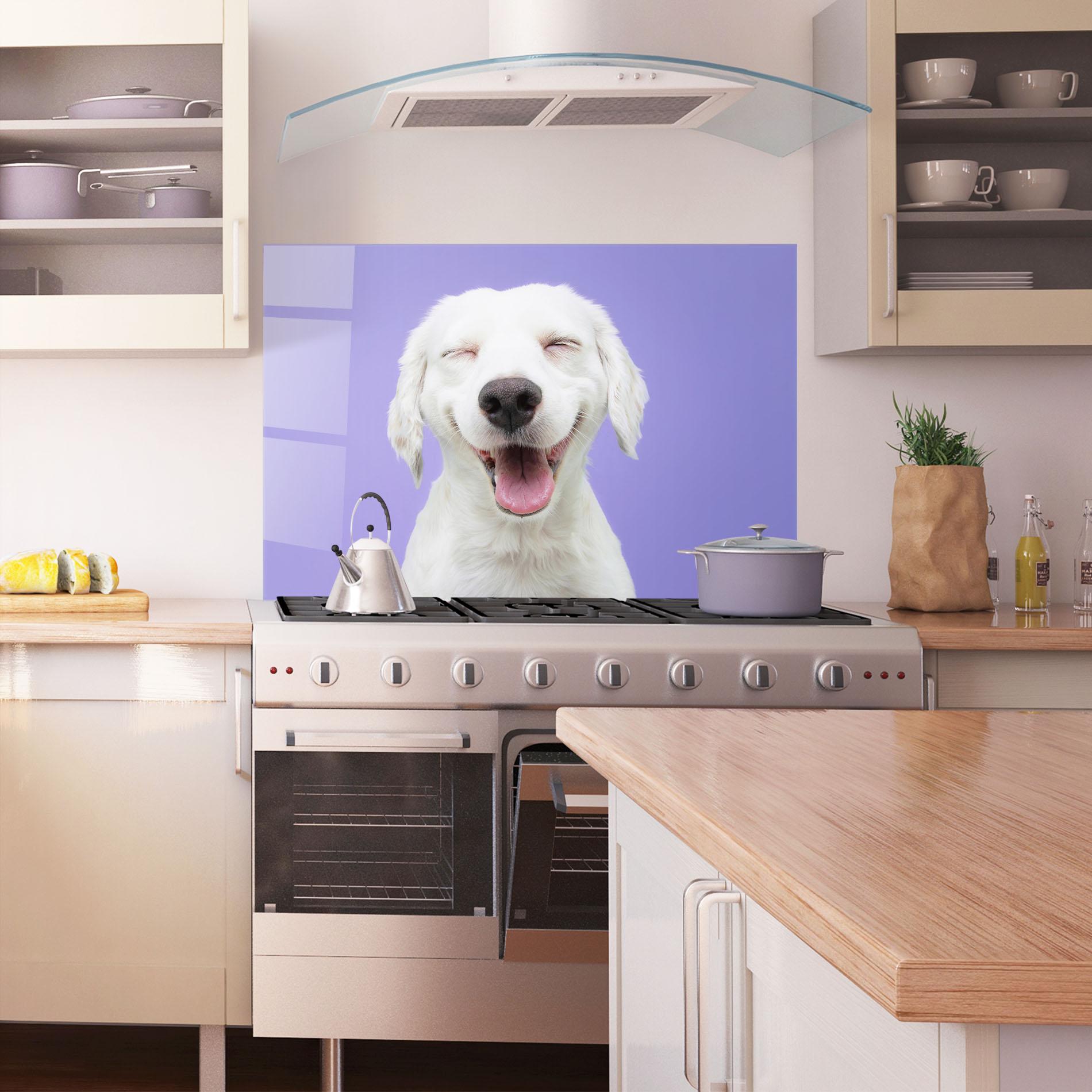 Küchenrückwand Glas Happy Whit Puppy mockup 1