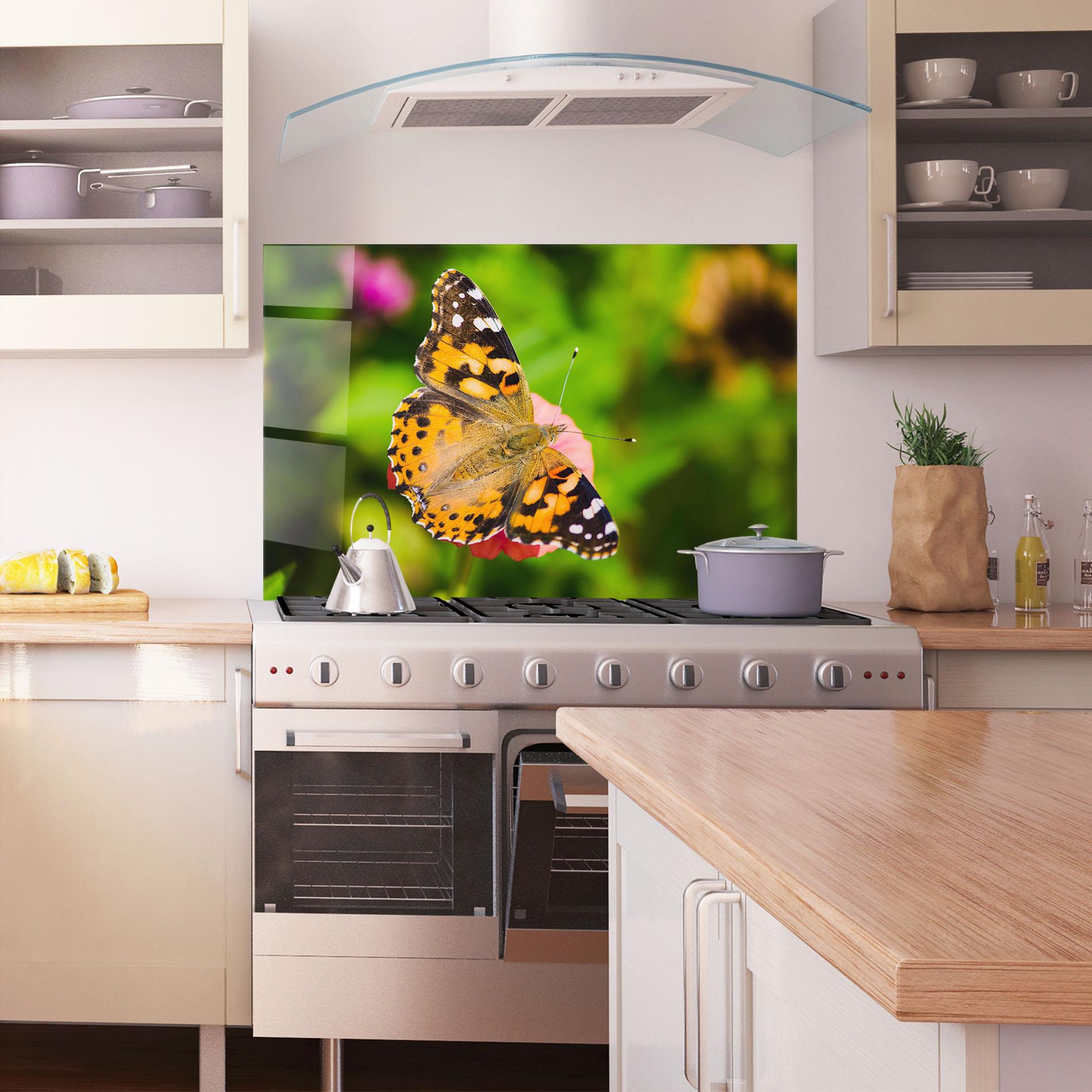 Küchenrückwand Glas Butterfly On Flower mockup 1