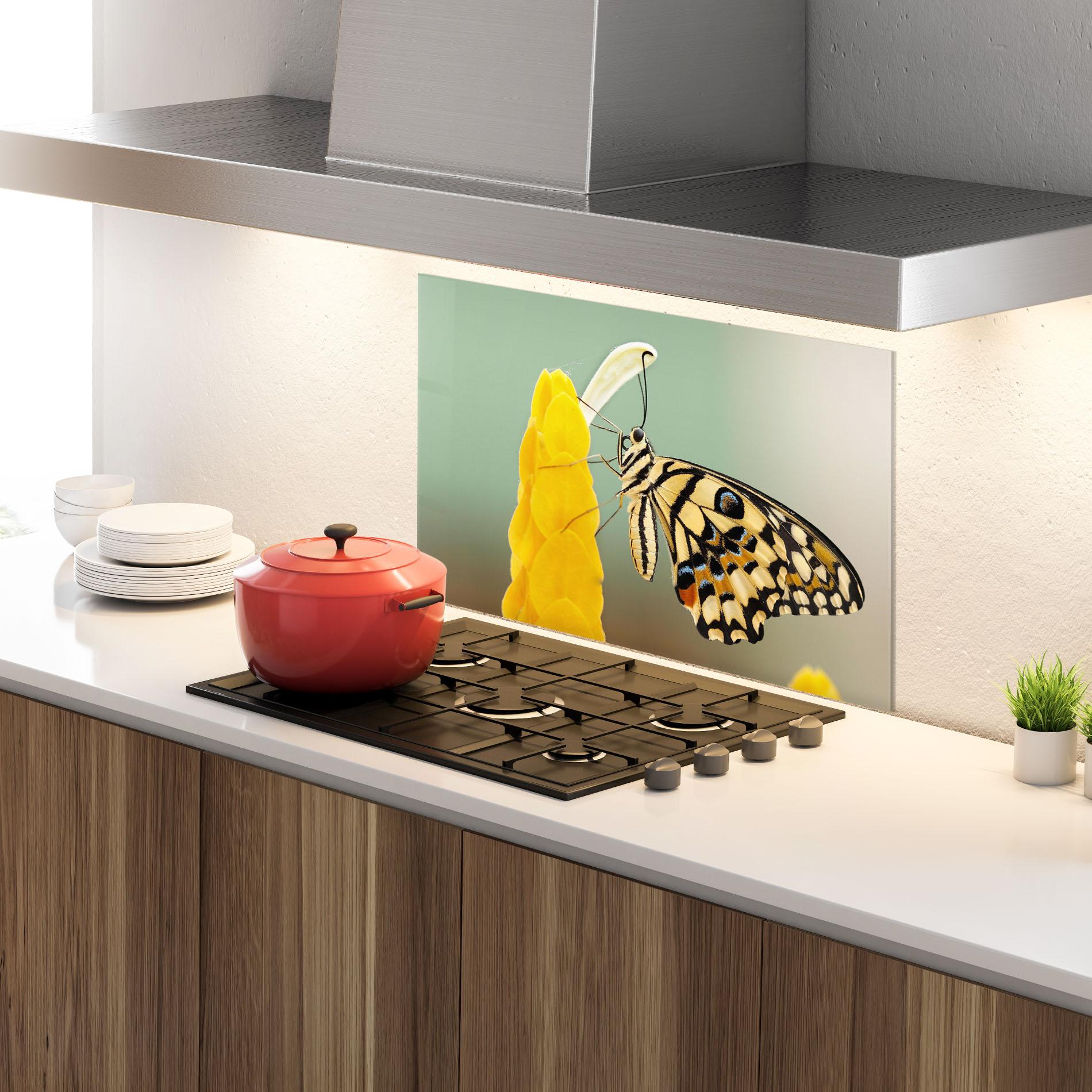 Küchenrückwand Glas Cream Yellow Butterfly mockup 4
