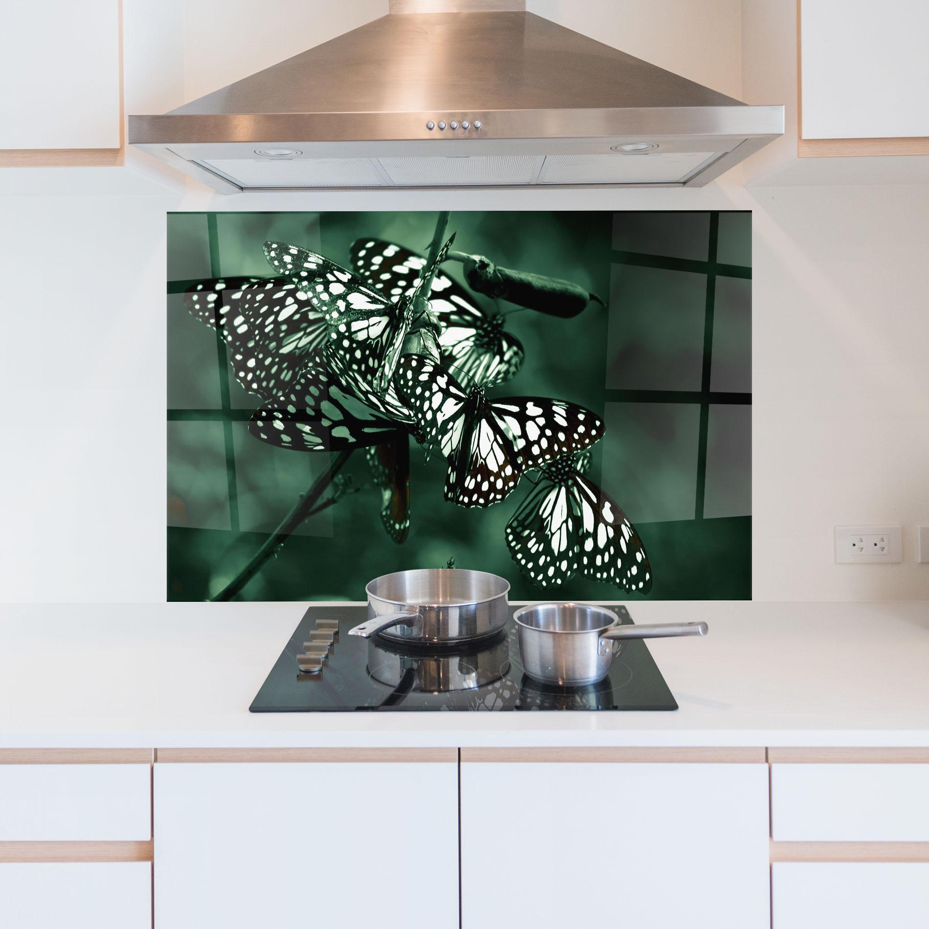 Küchenrückwand Glas Black White Butterflies mockup 5