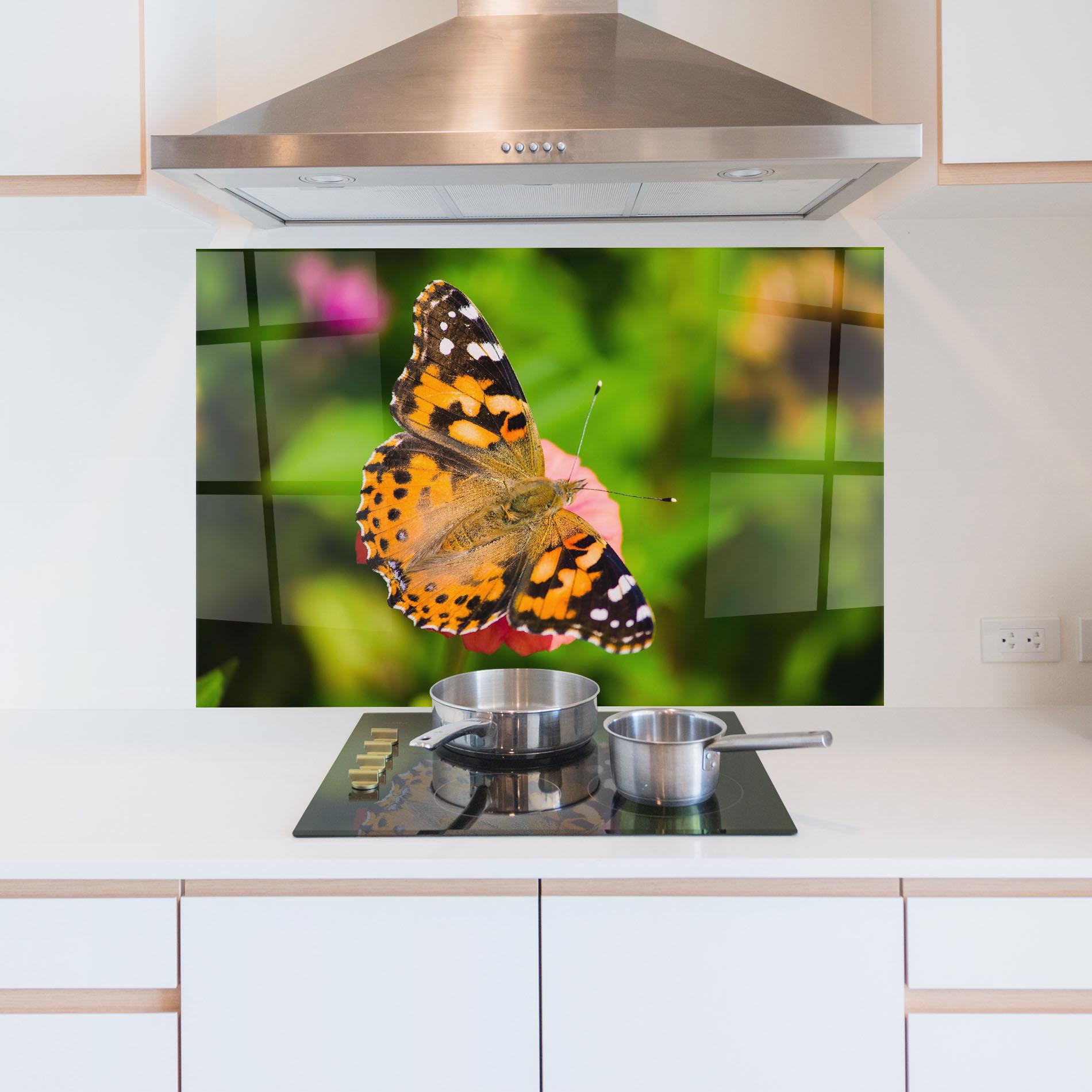 Küchenrückwand Glas Butterfly On Flower mockup 5
