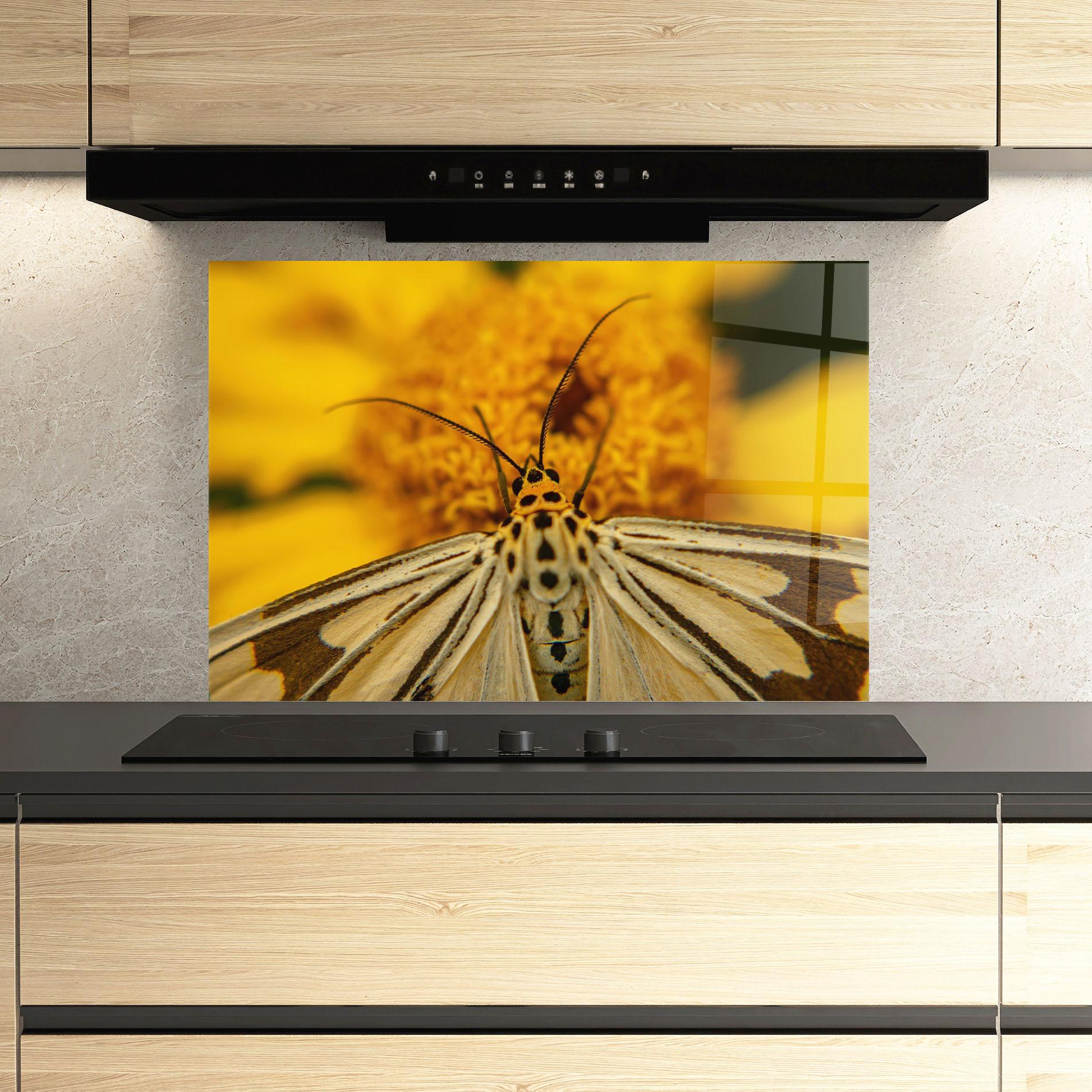 Küchenrückwand Glas Pollen Butterfly mockup 3