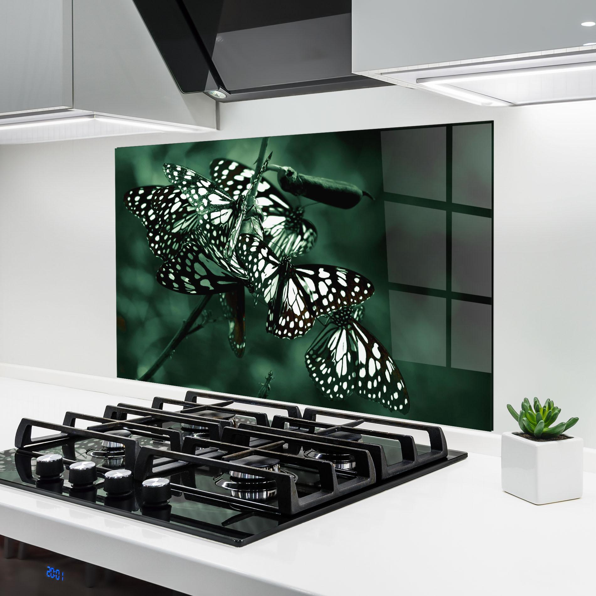 Küchenrückwand Glas Black White Butterflies mockup 6
