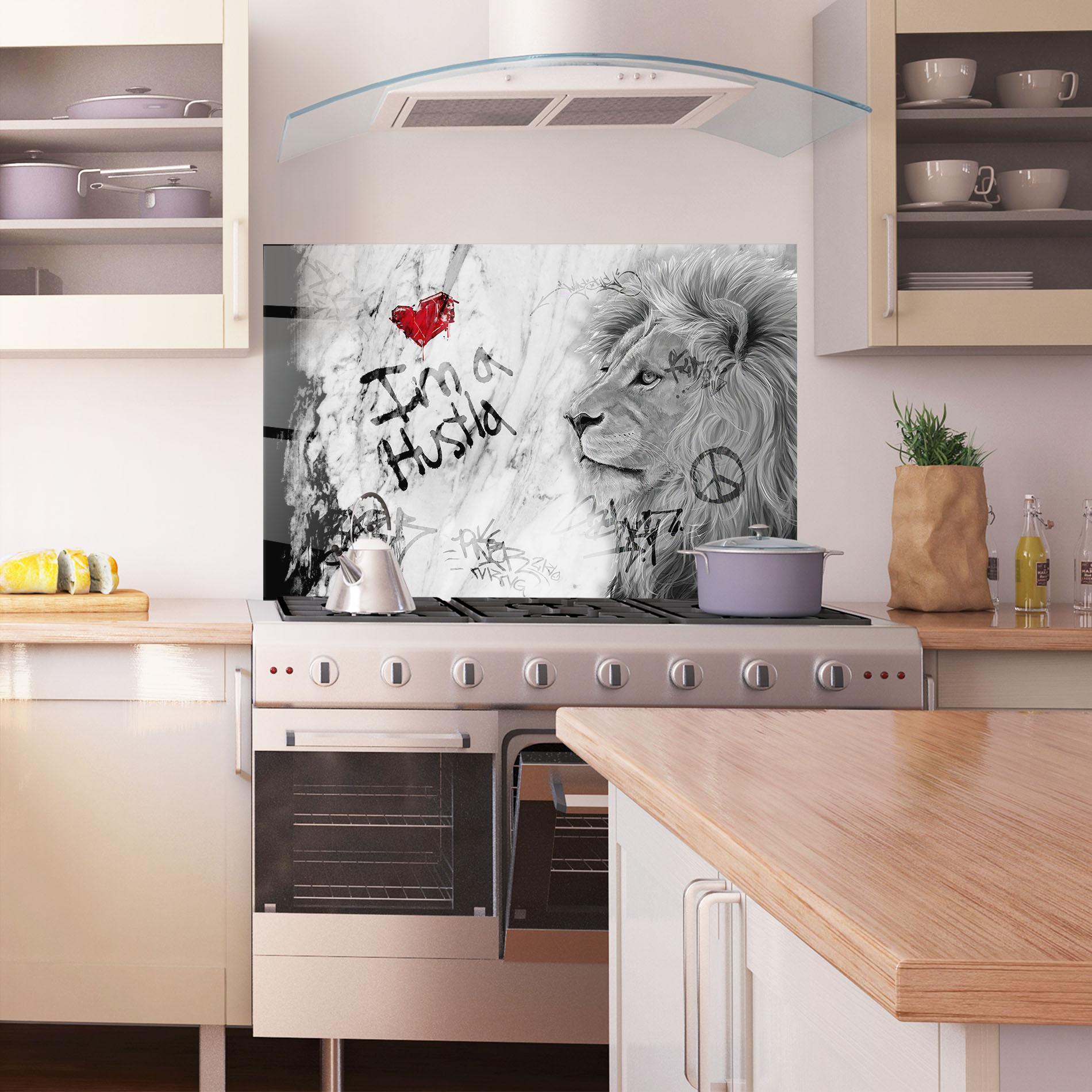 Küchenrückwand Glas Lion Hustler mockup 1