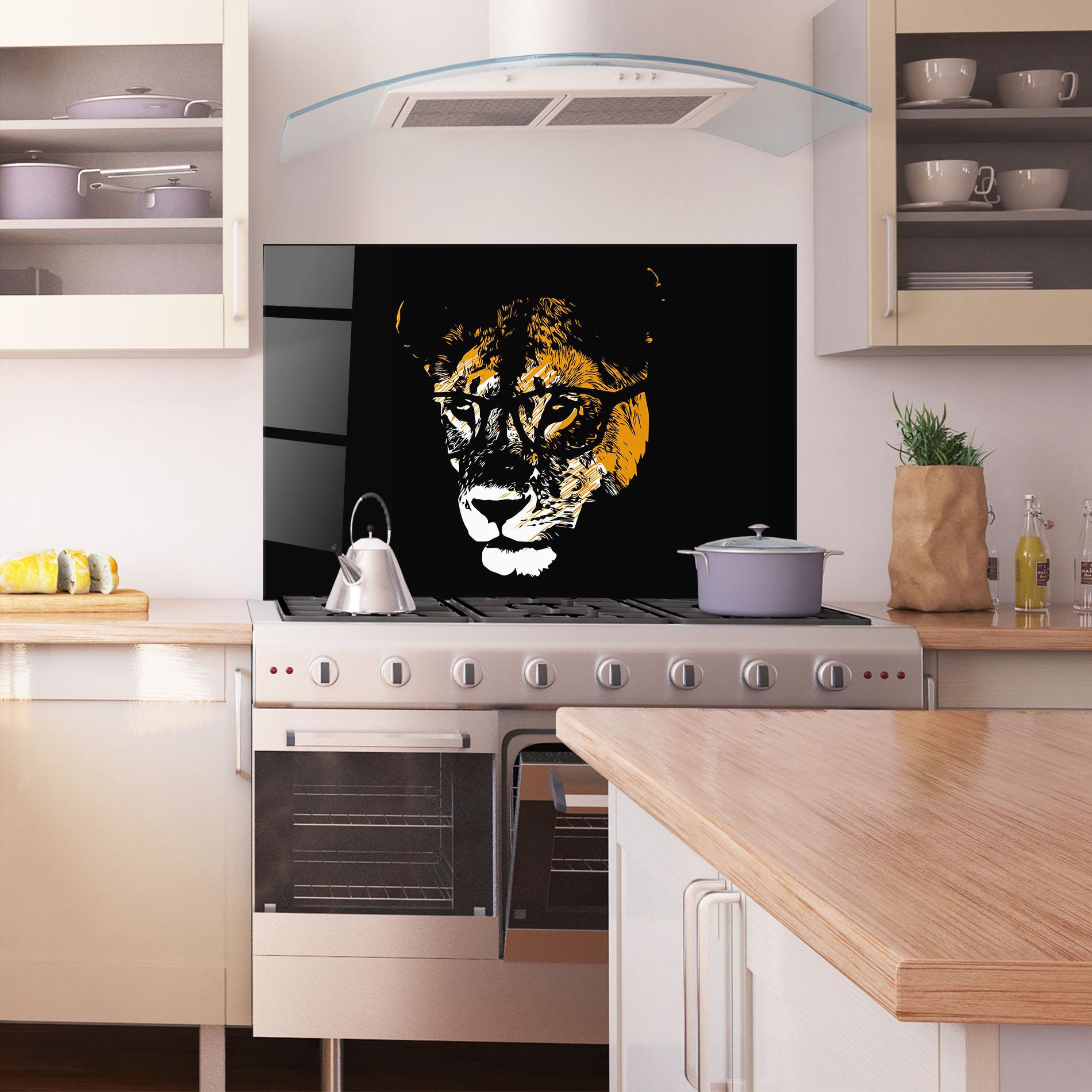 Küchenrückwand Glas Lion With Glasses mockup 1