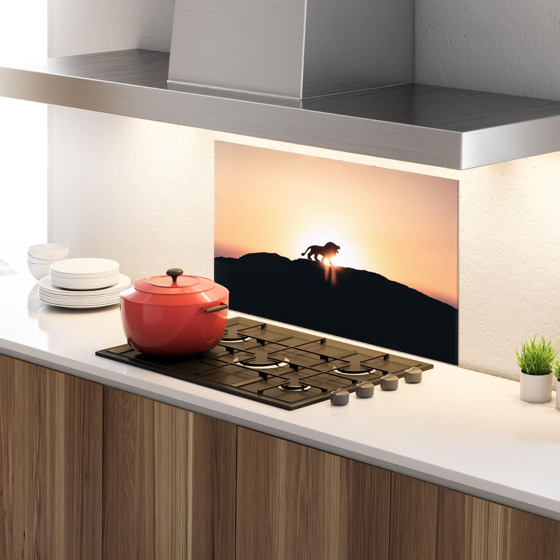 Küchenrückwand Glas Lion Shilouette mockup 4