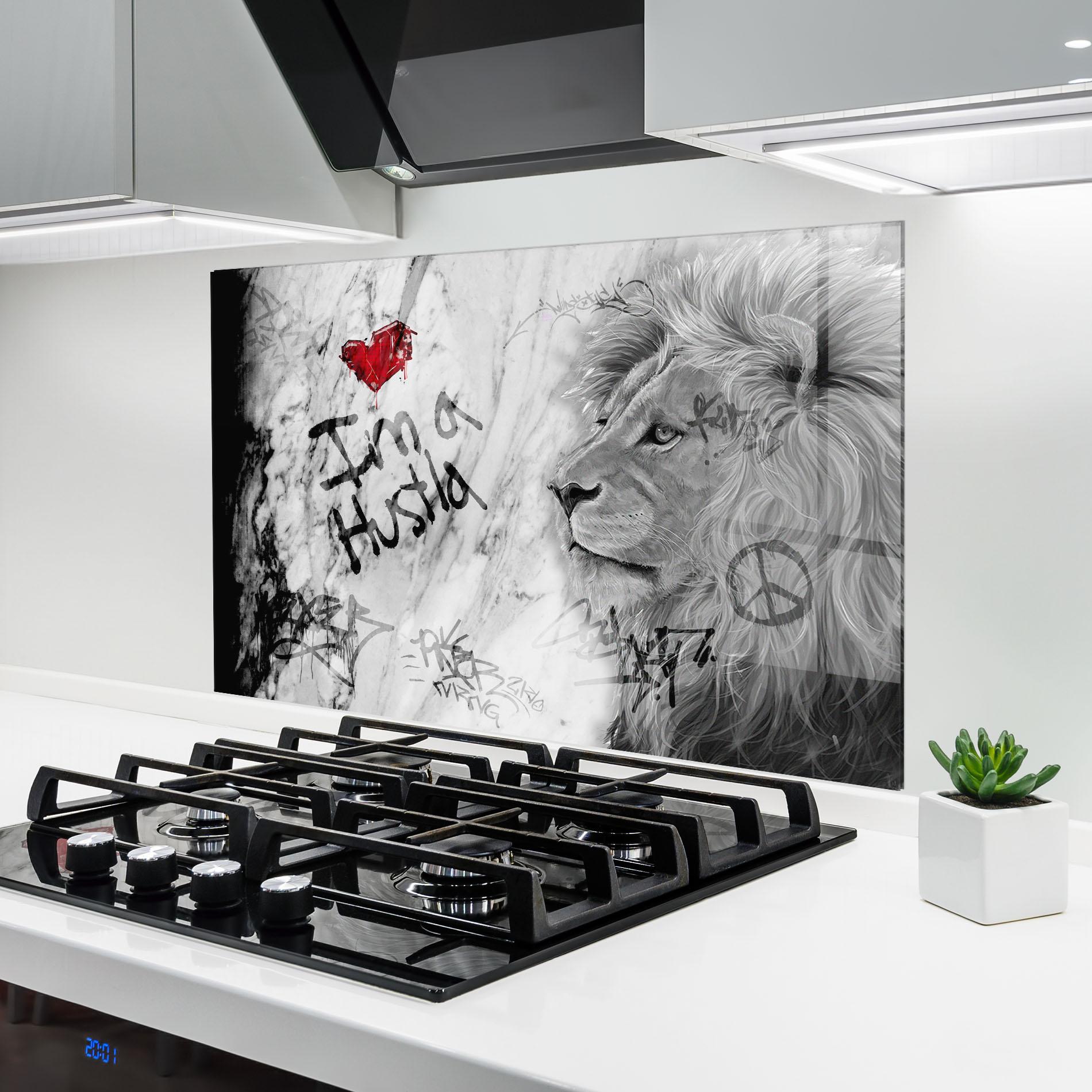 Küchenrückwand Glas Lion Hustler mockup 6