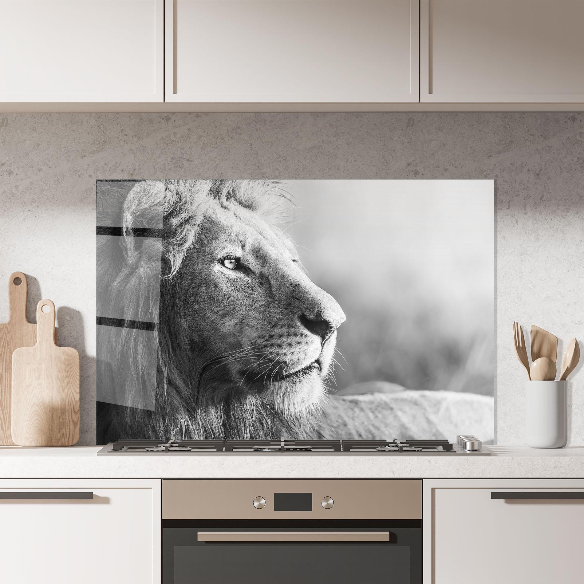 Küchenrückwand Glas Grey Lion Head mockup 7