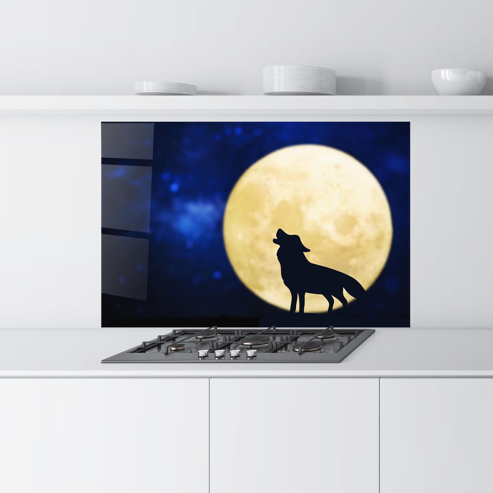 Küchenrückwand Glas Howling Wolf Silhouette mockup 9