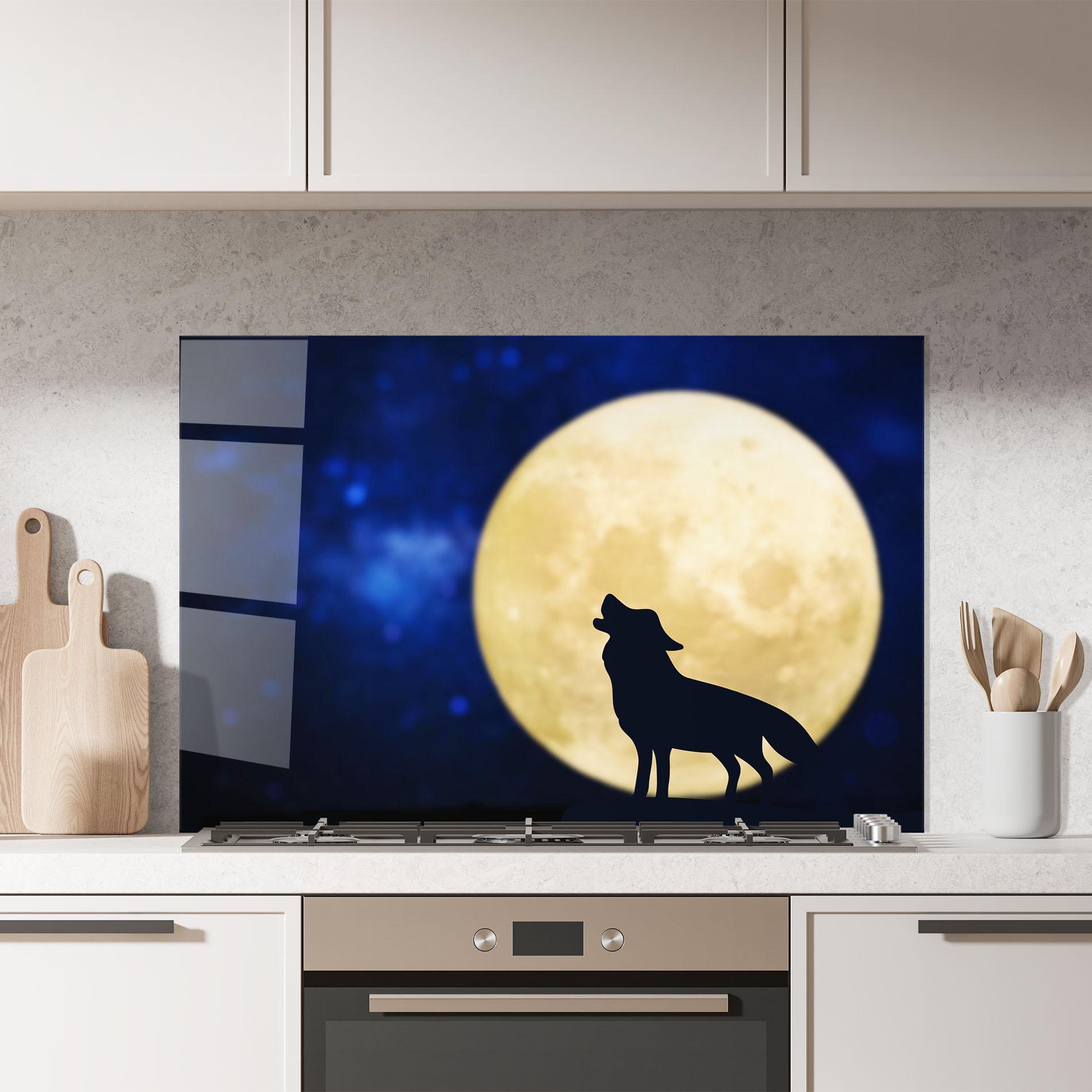 Küchenrückwand Glas Howling Wolf Silhouette mockup 7
