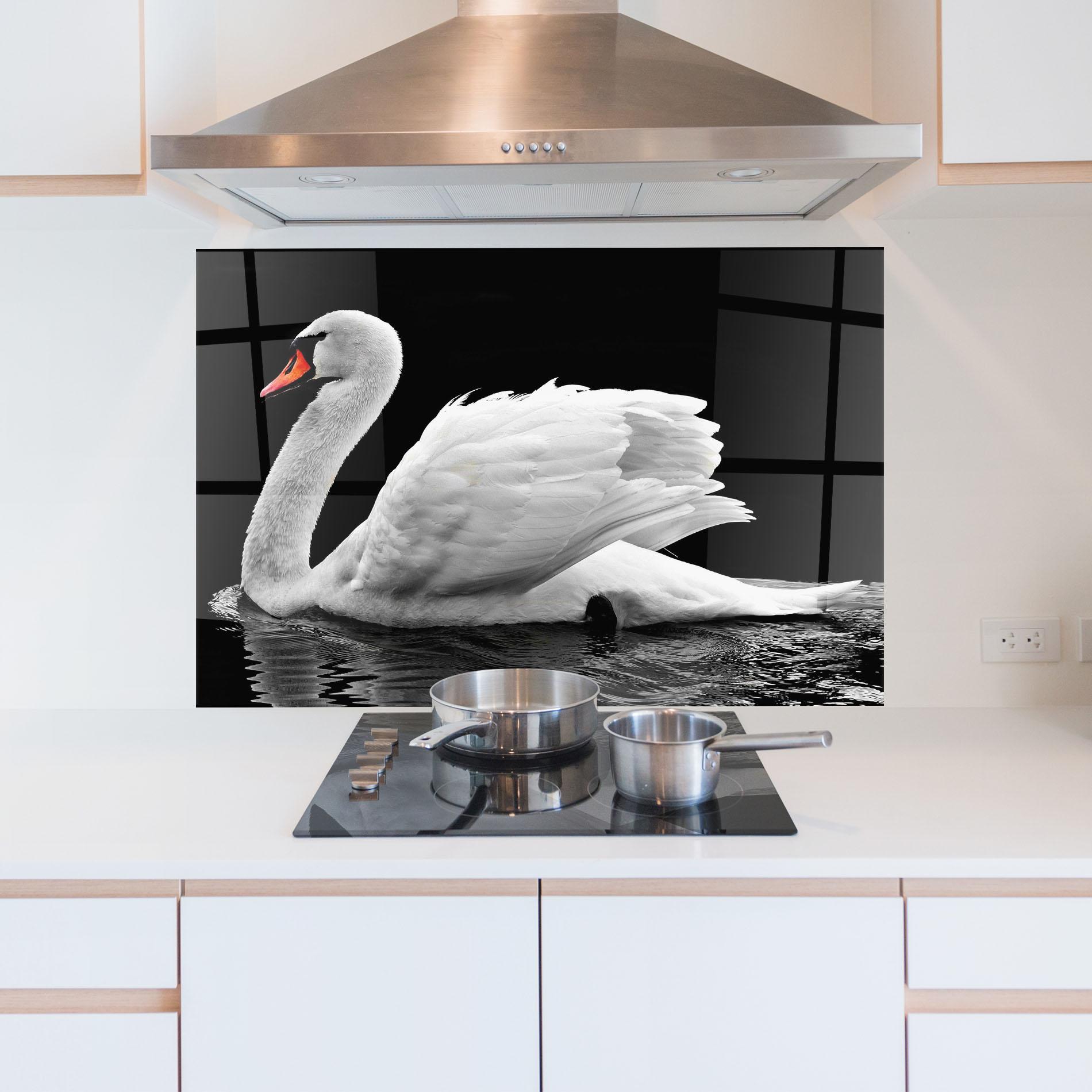 Küchenrückwand Glas Black And White Swan mockup 5