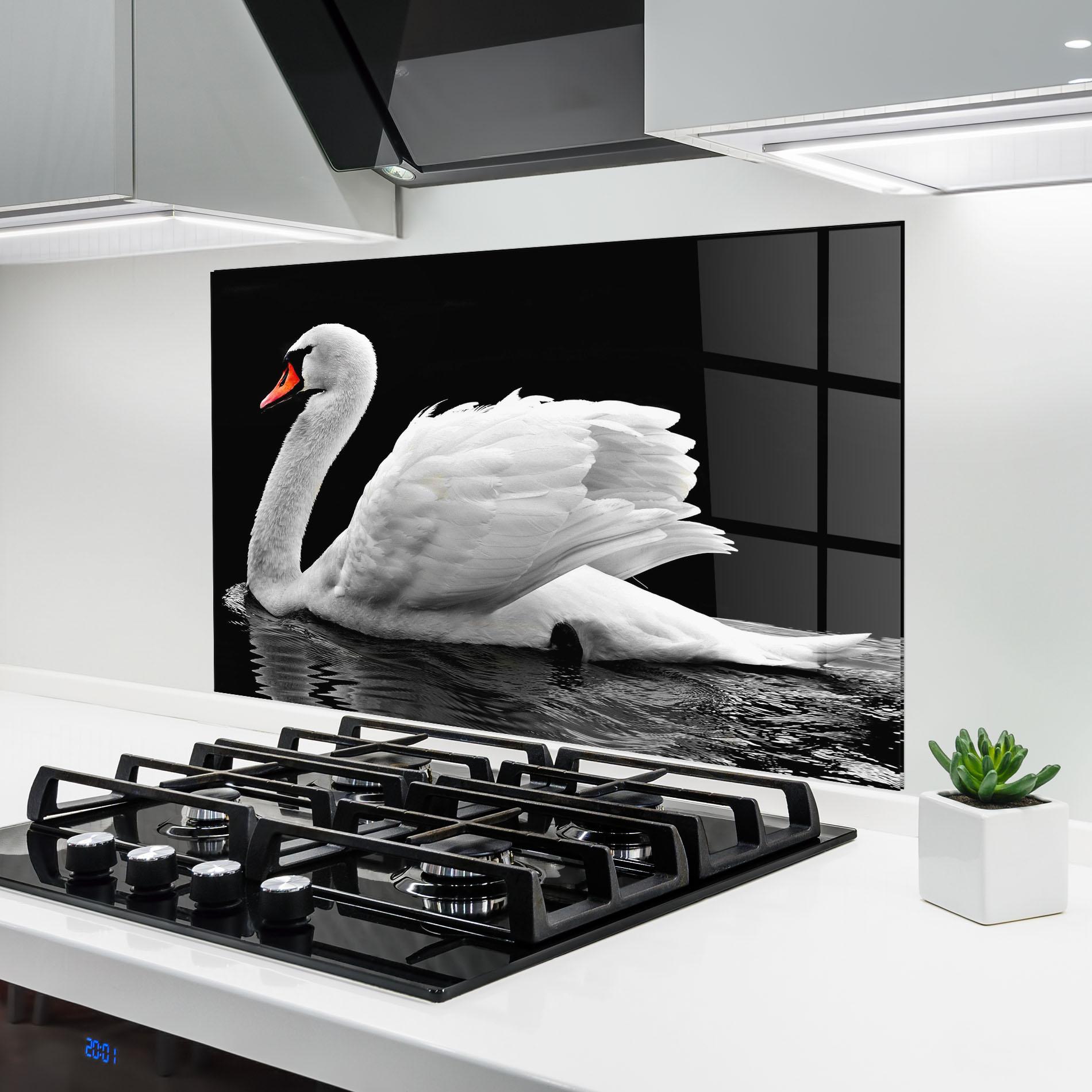 Küchenrückwand Glas Black And White Swan mockup 6