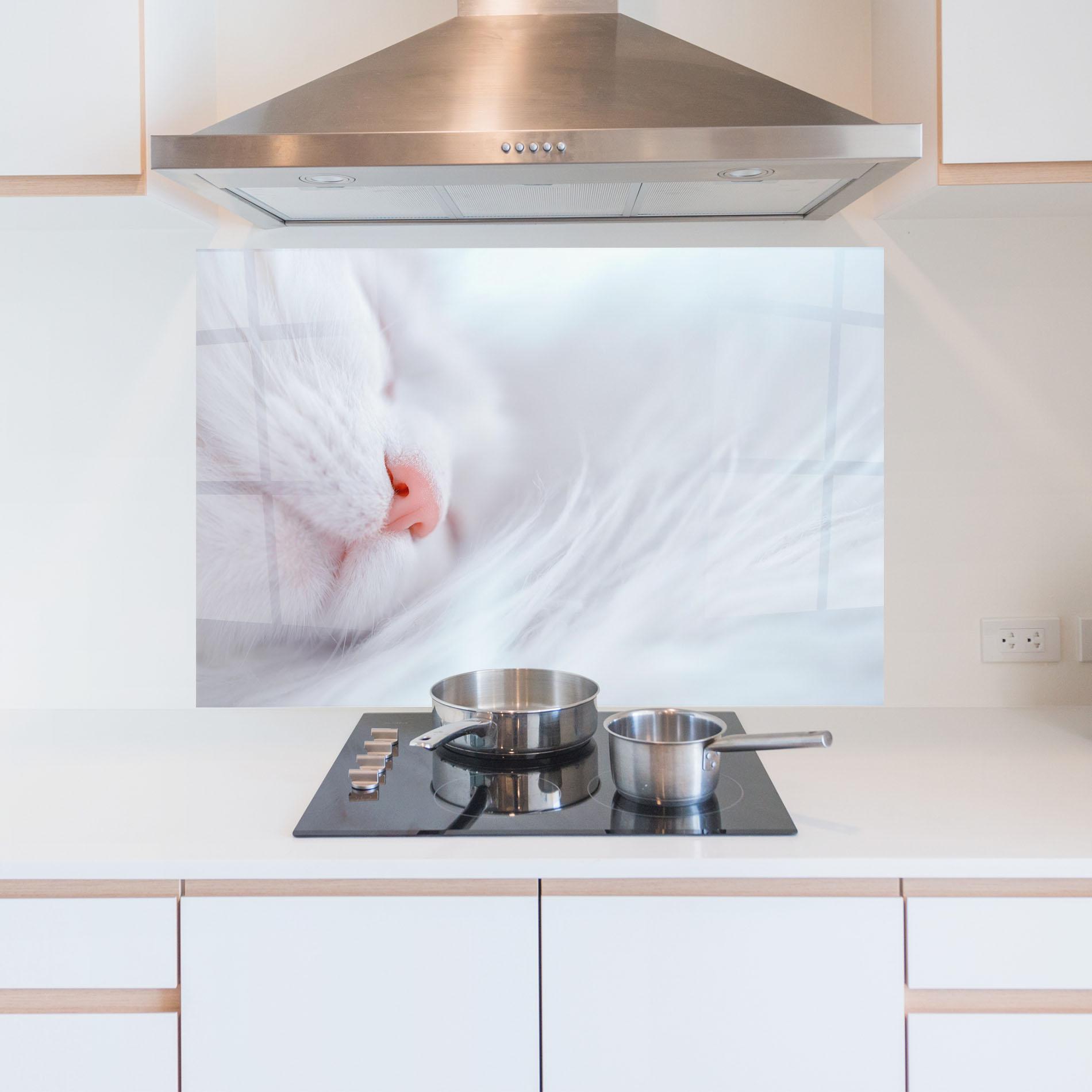 Küchenrückwand Glas Dreamy White Cat mockup 5