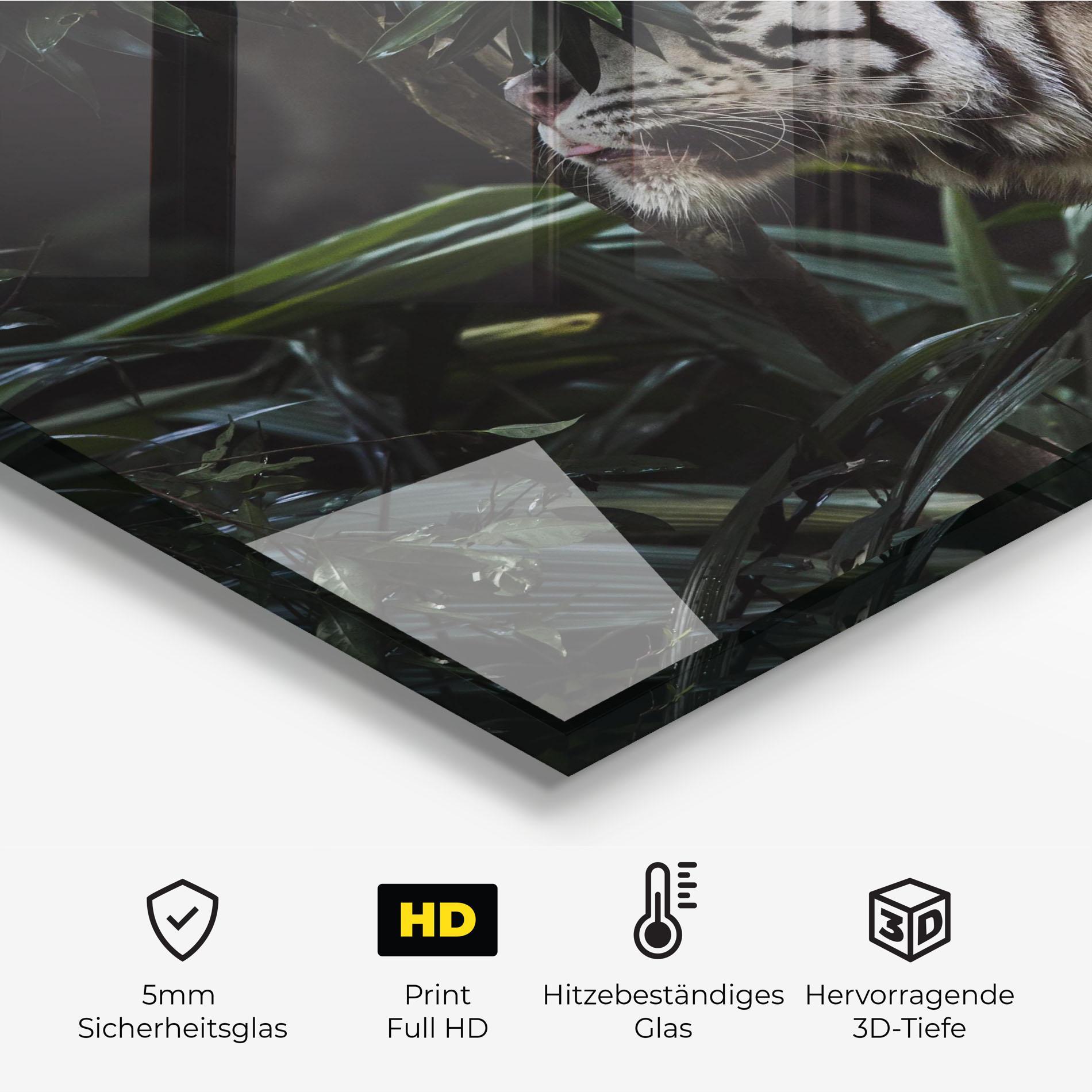 Küchenrückwand Glas White Tiger mockup 2